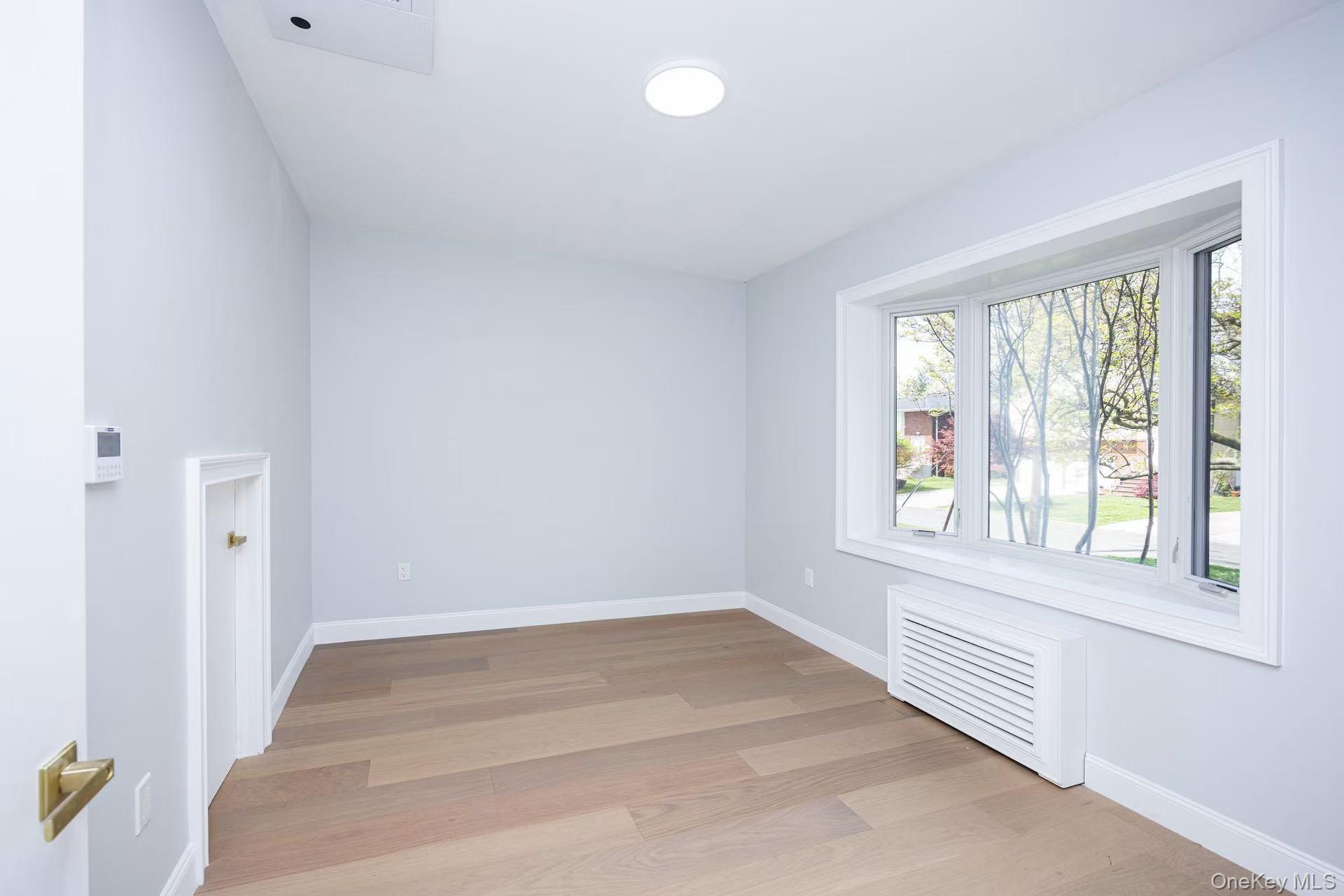 20 Genevieve Place, Great Neck, NY 11021