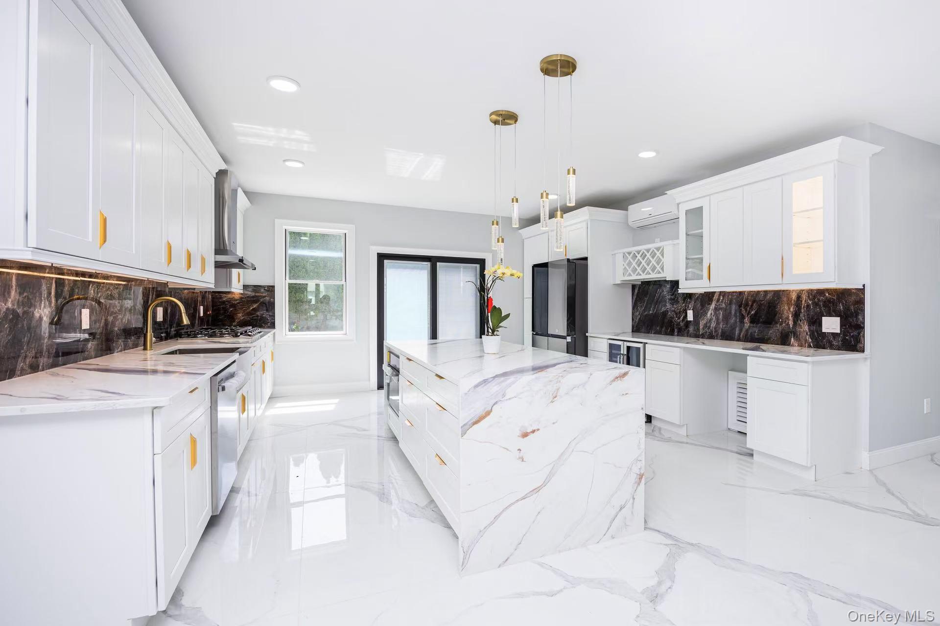 20 Genevieve Place, Great Neck, NY 11021