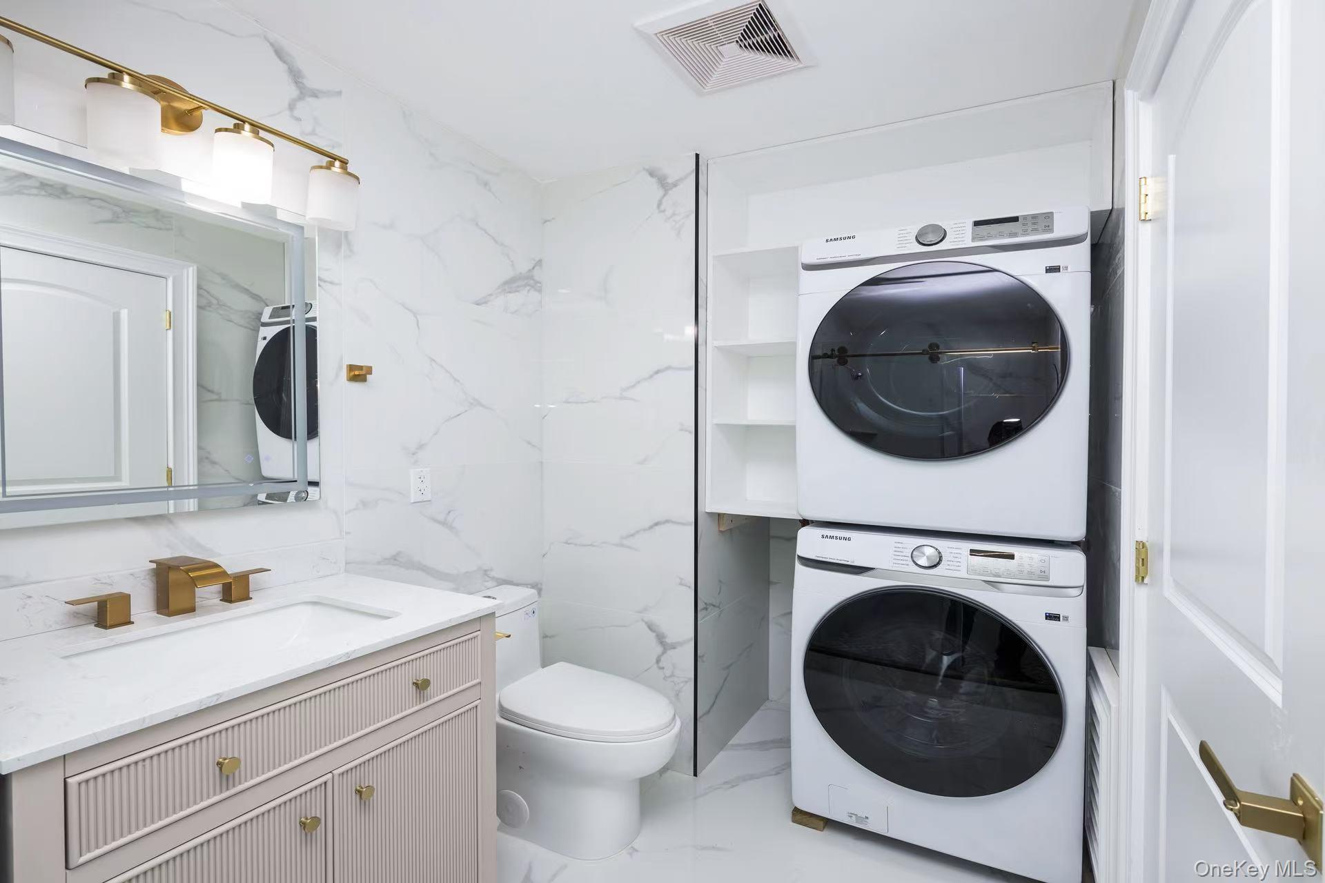 20 Genevieve Place, Great Neck, NY 11021