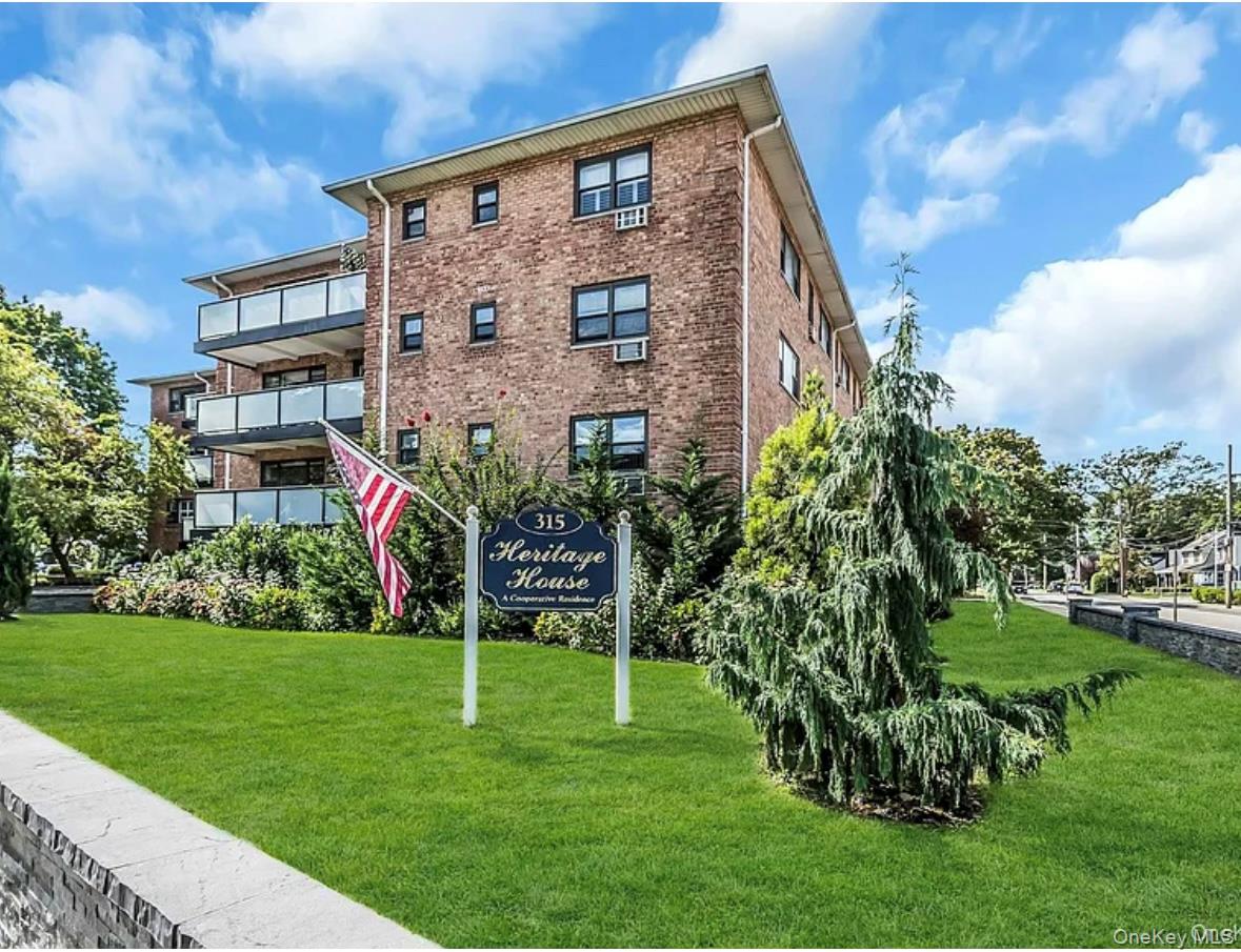 315 Atlantic Avenue # 1A, East Rockaway, NY 11518