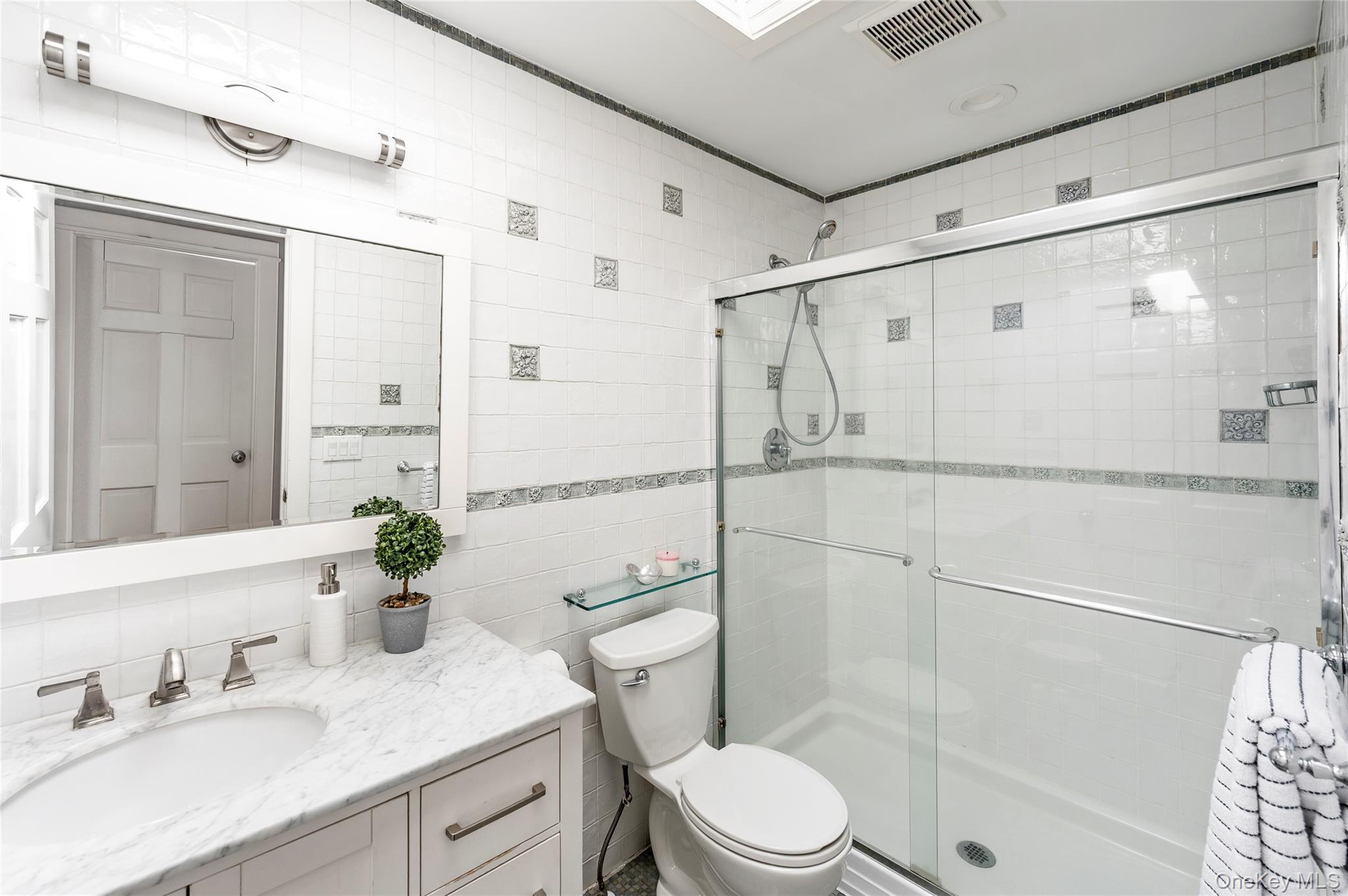 66 School Street, Hampton Bays, NY 11946