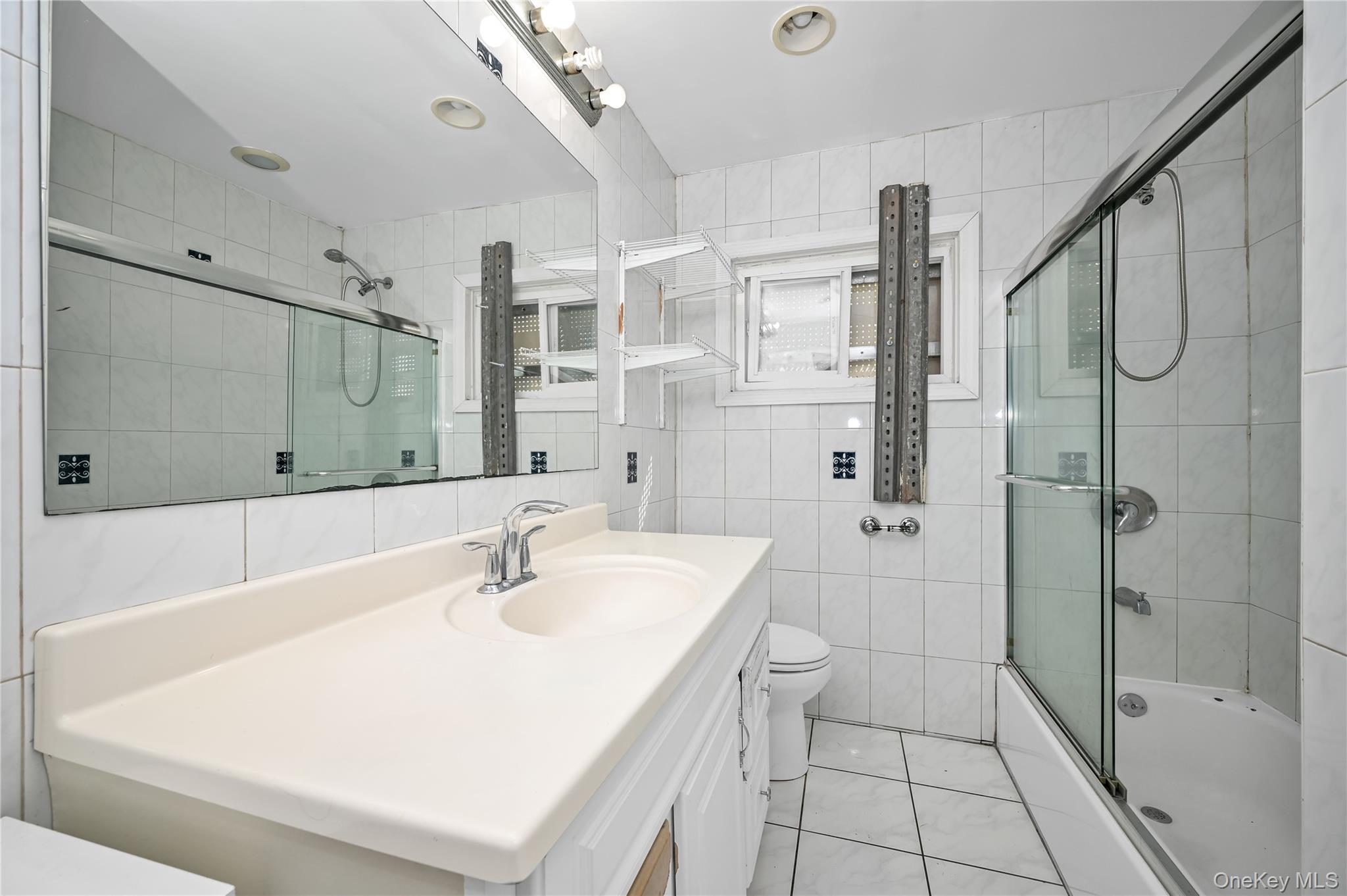 58 Amherst Lane, Hicksville, NY 11801