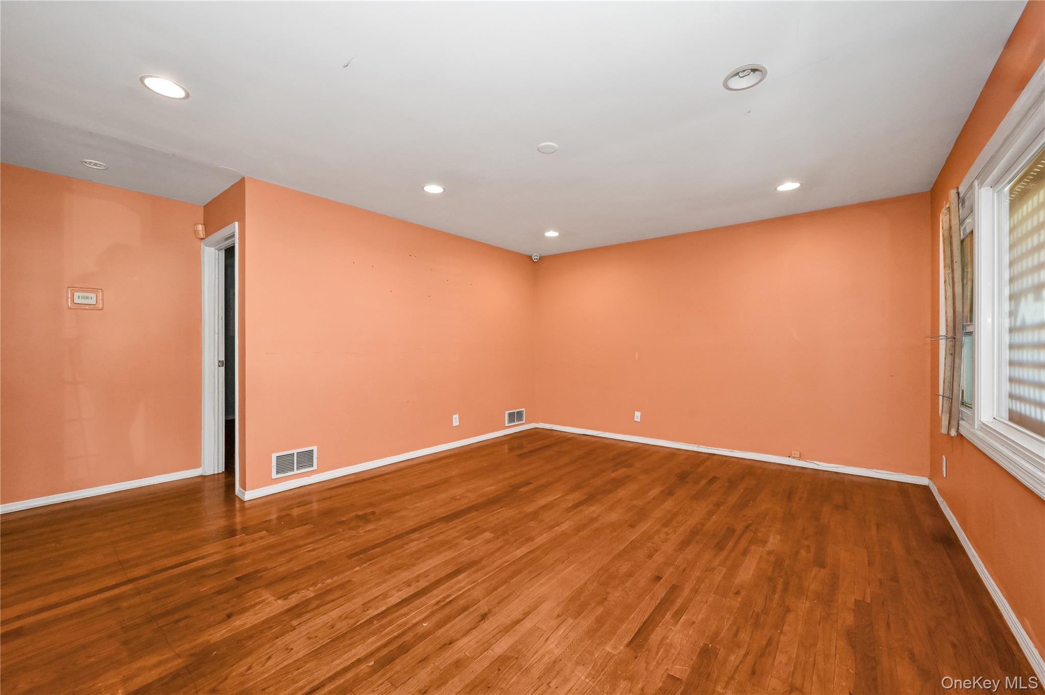 58 Amherst Lane, Hicksville, NY 11801