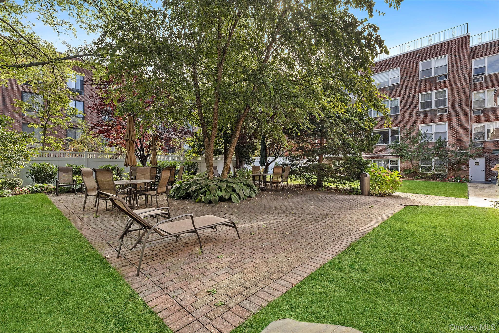 21 Chapel Place # 3M, Great Neck, NY 11021