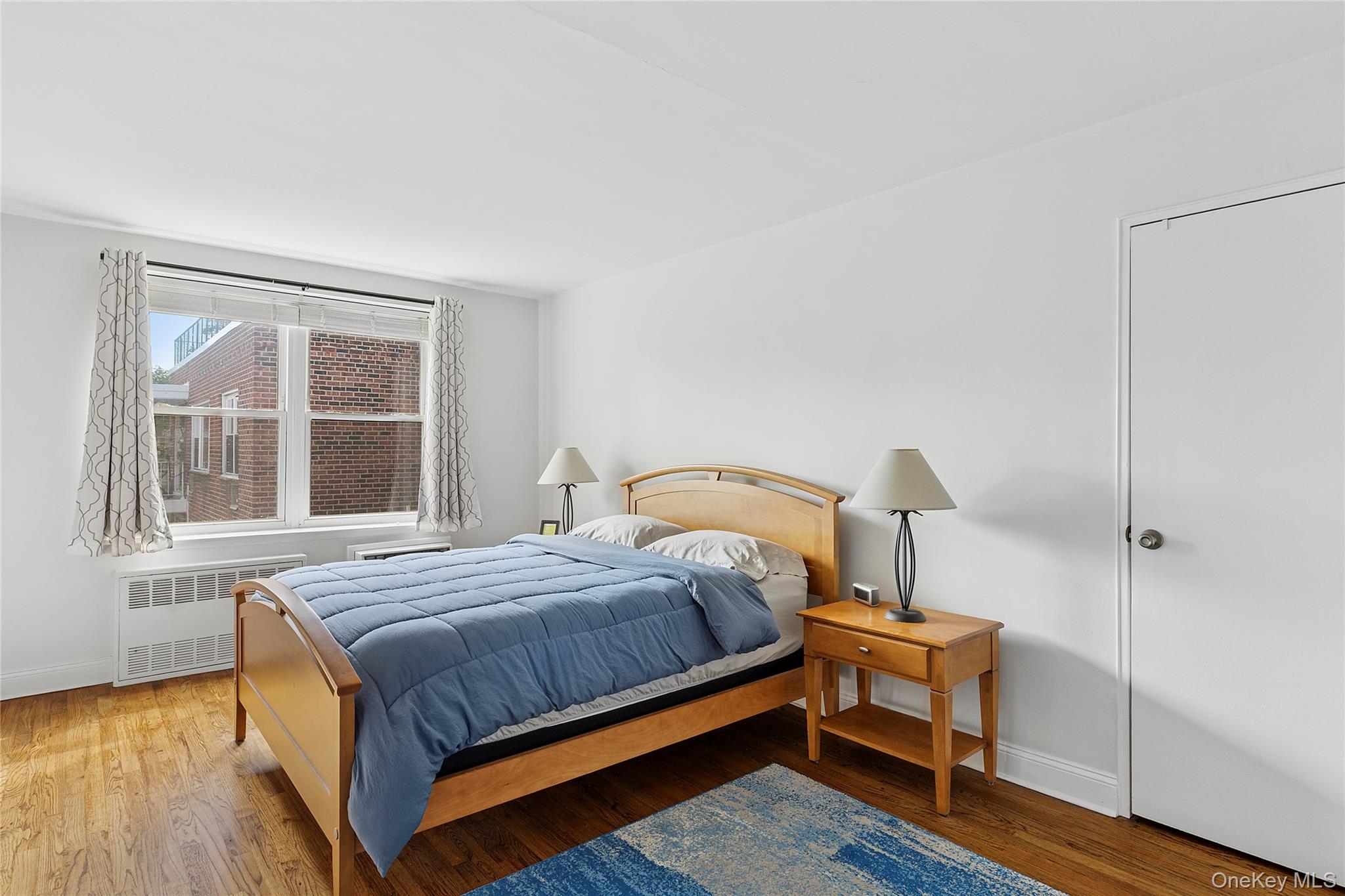 21 Chapel Place # 3M, Great Neck, NY 11021