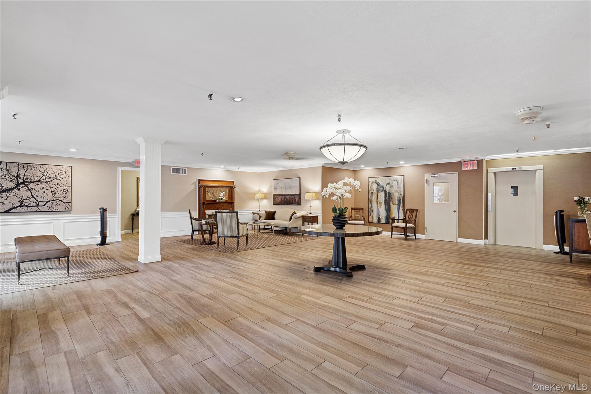 21 Chapel Place # 3M, Great Neck, NY 11021