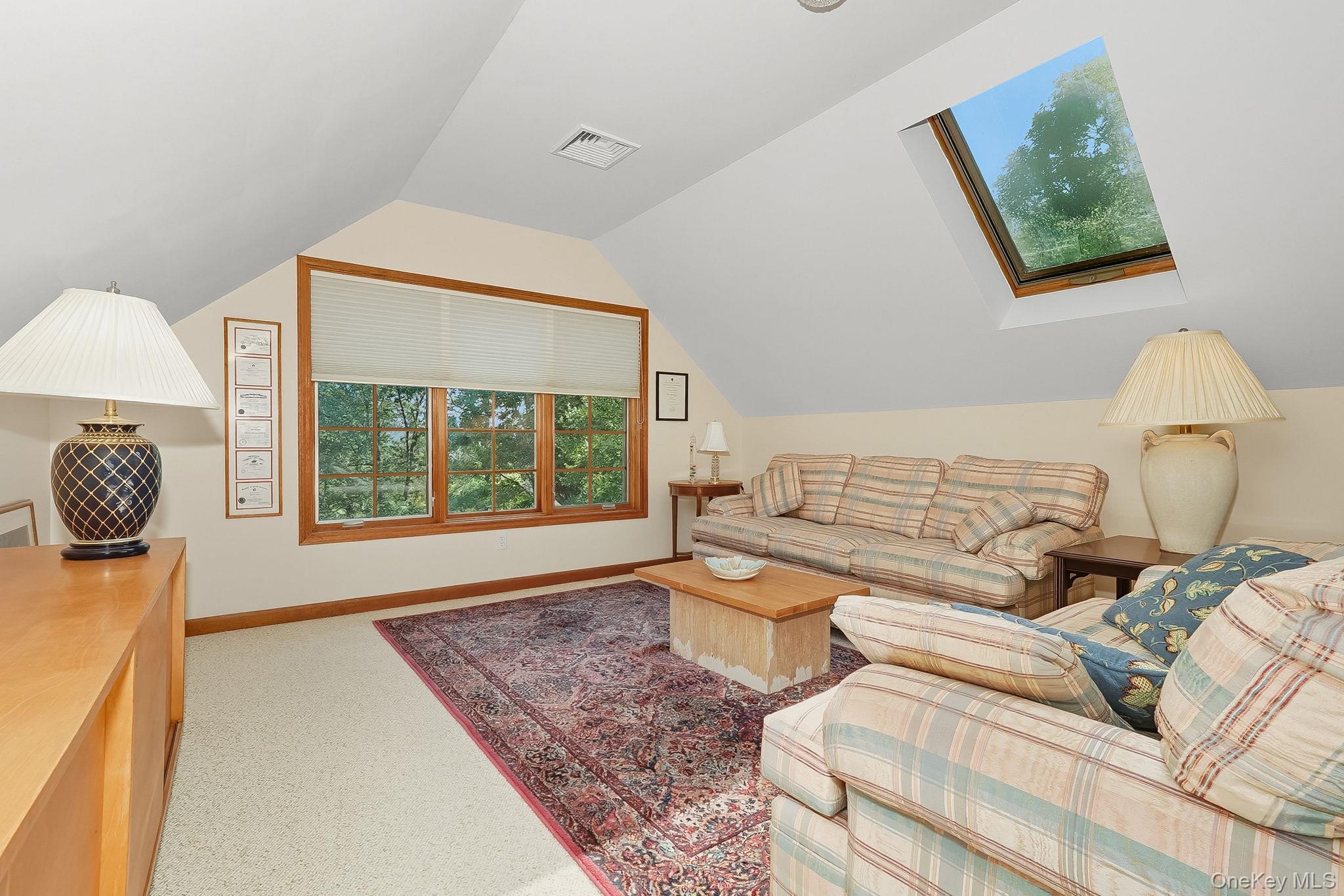 4 Hamlet Way, Hopewell Junction, NY 12533