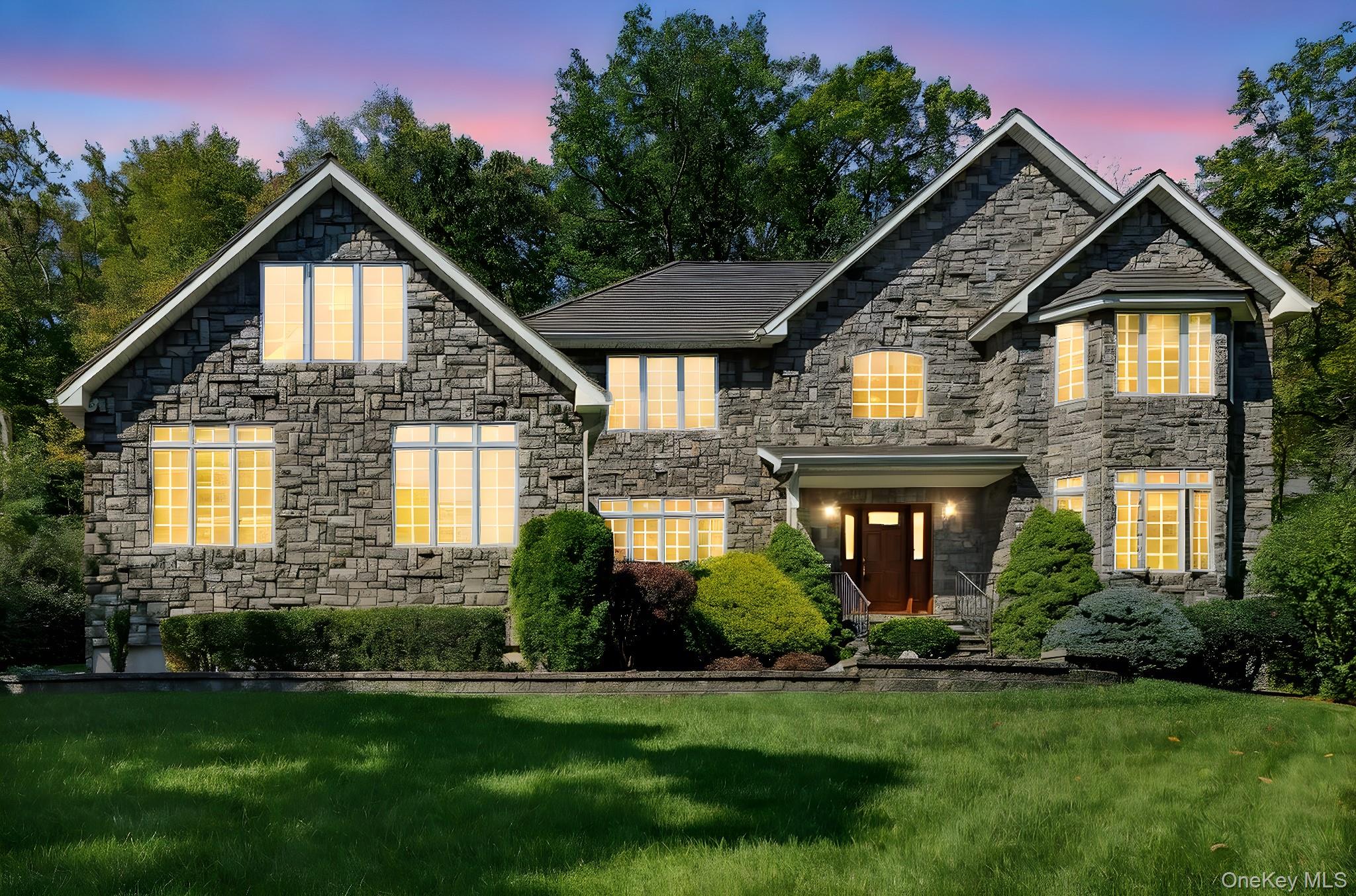 4 Hamlet Way, Hopewell Junction, NY 12533