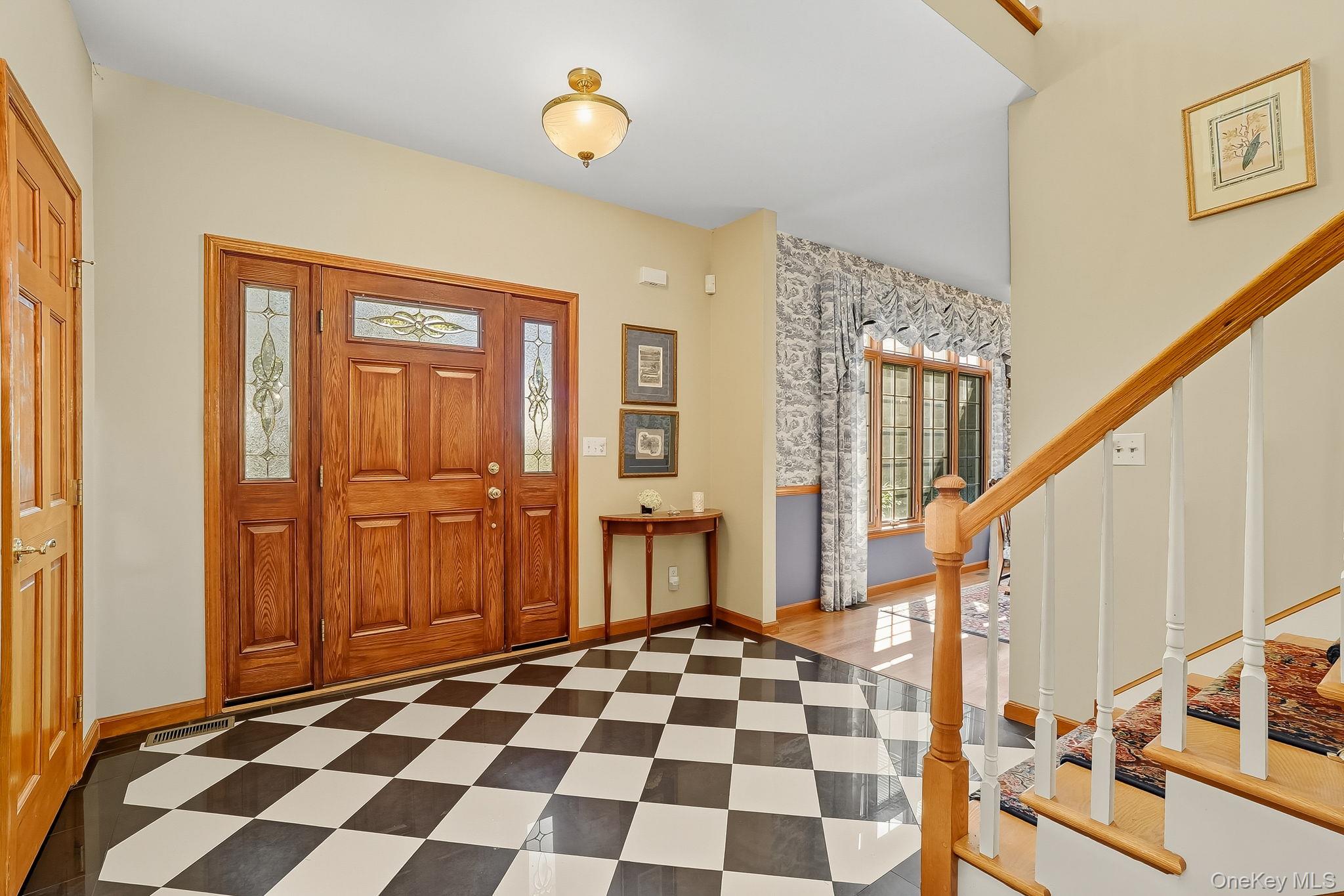 4 Hamlet Way, Hopewell Junction, NY 12533