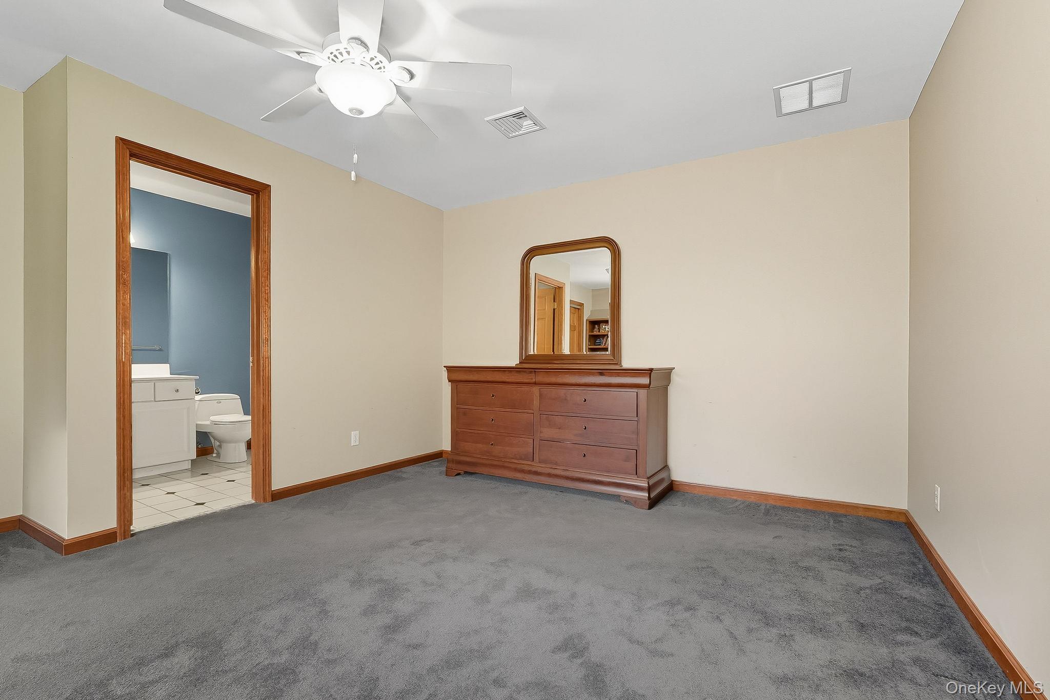 4 Hamlet Way, Hopewell Junction, NY 12533