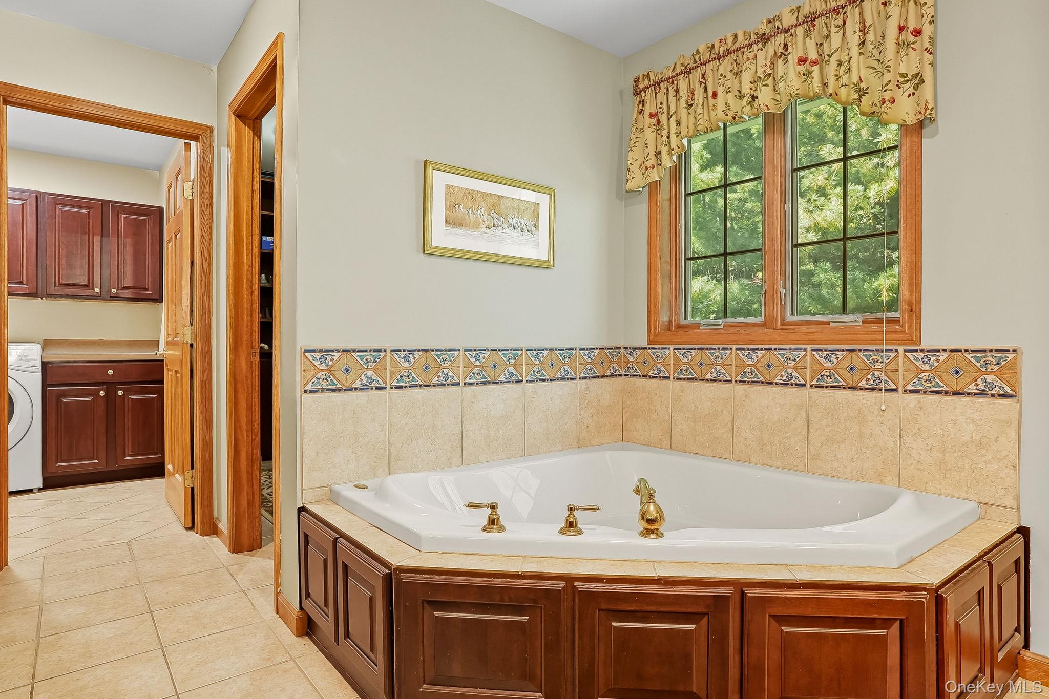 4 Hamlet Way, Hopewell Junction, NY 12533