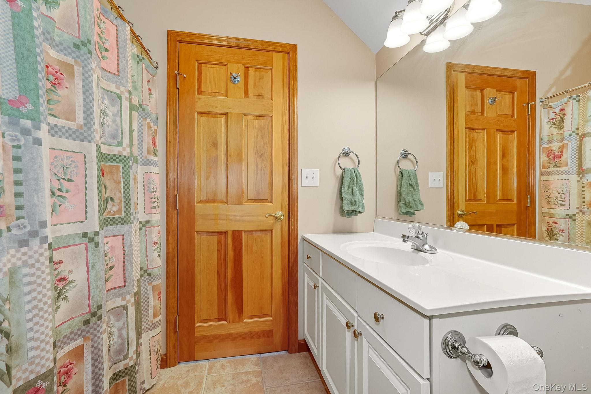 4 Hamlet Way, Hopewell Junction, NY 12533