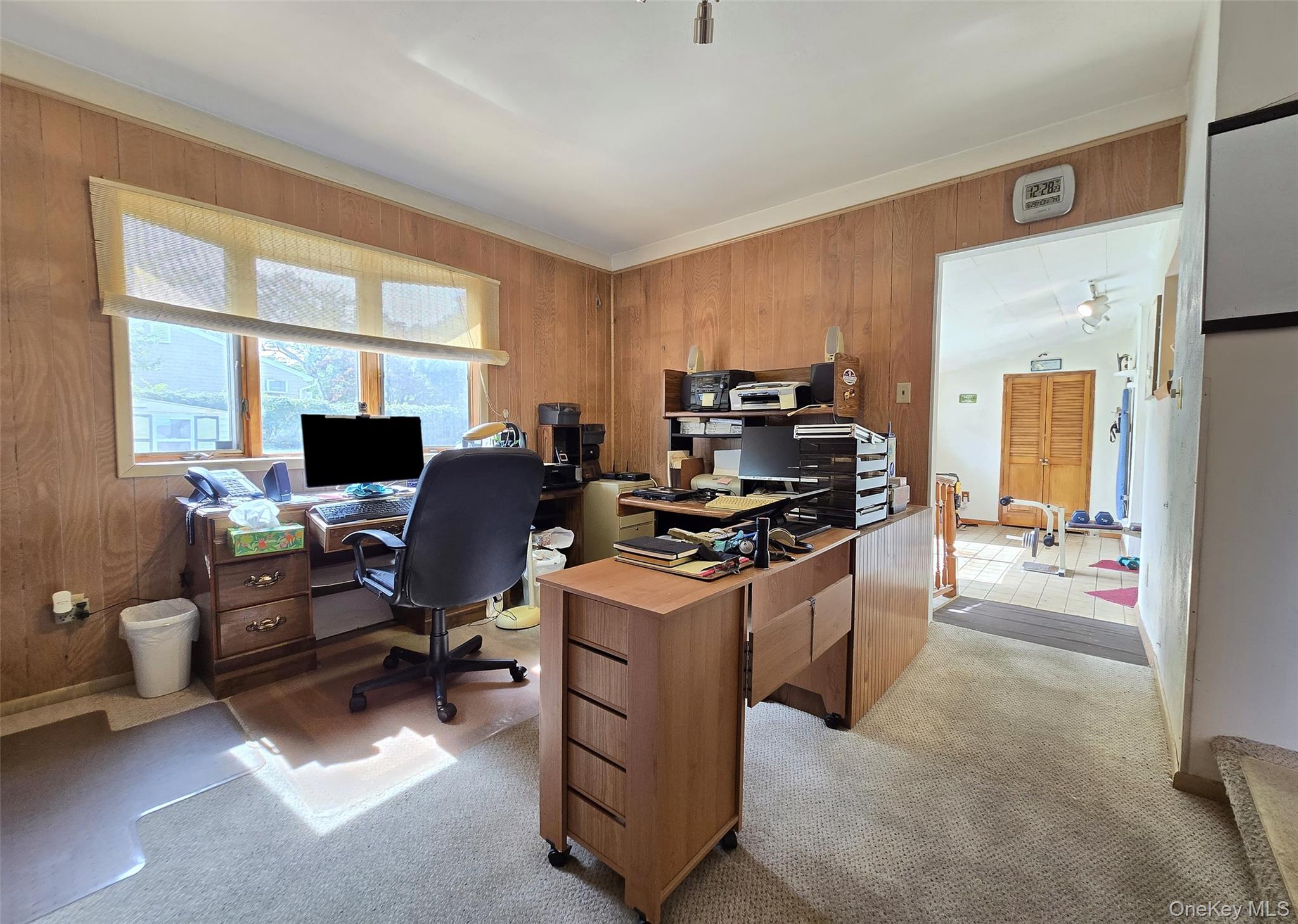 14 E Oakdale Street, Bay Shore, NY 11706