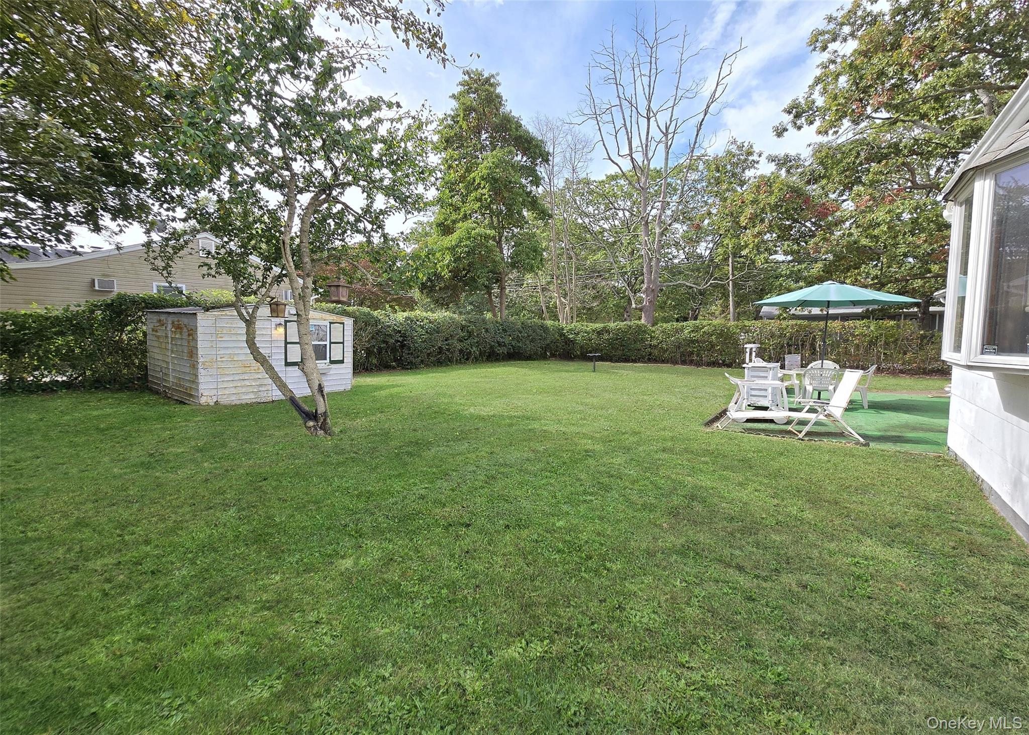 14 E Oakdale Street, Bay Shore, NY 11706