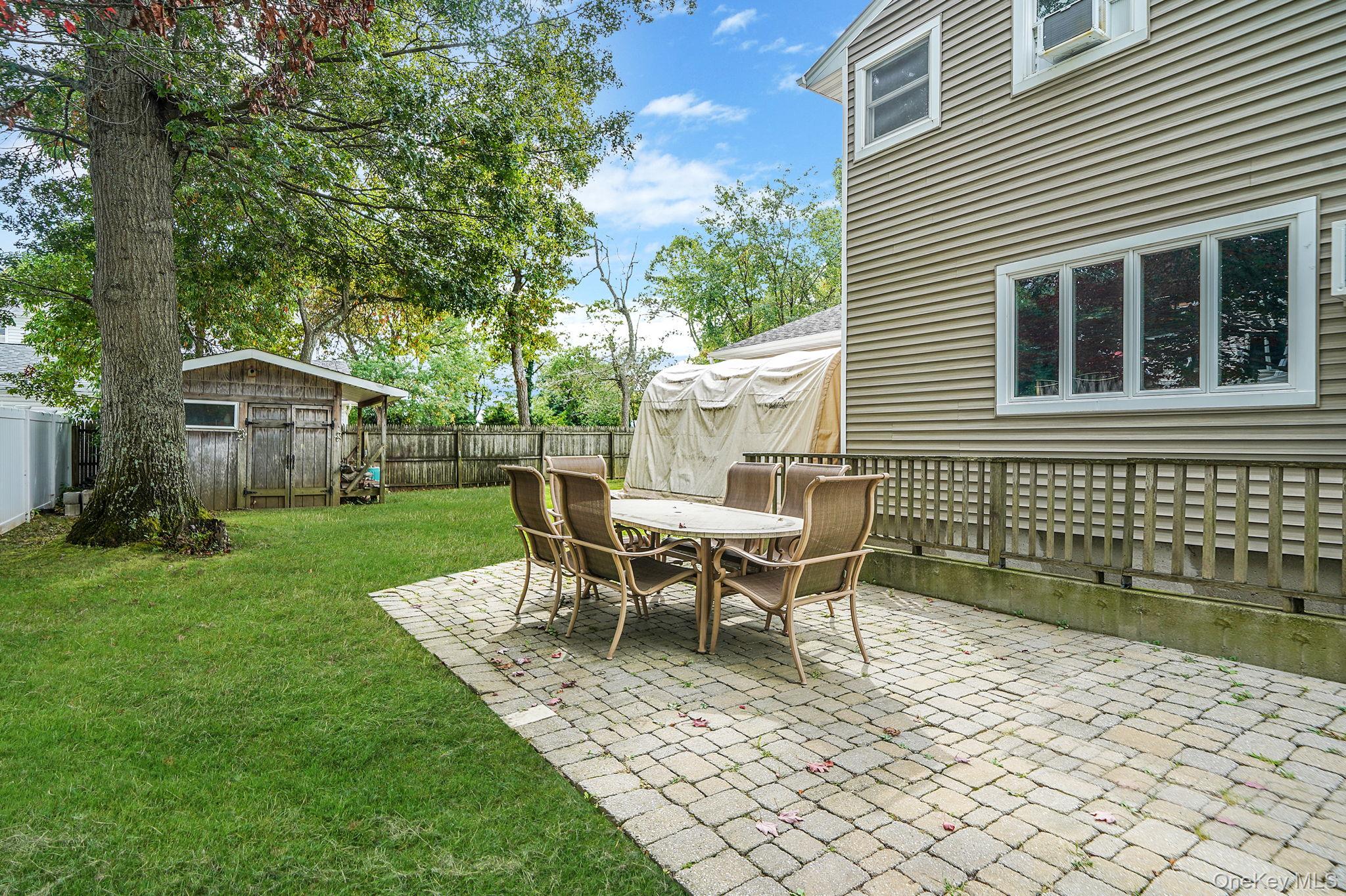 16 Leo Court, Bay Shore, NY 11706