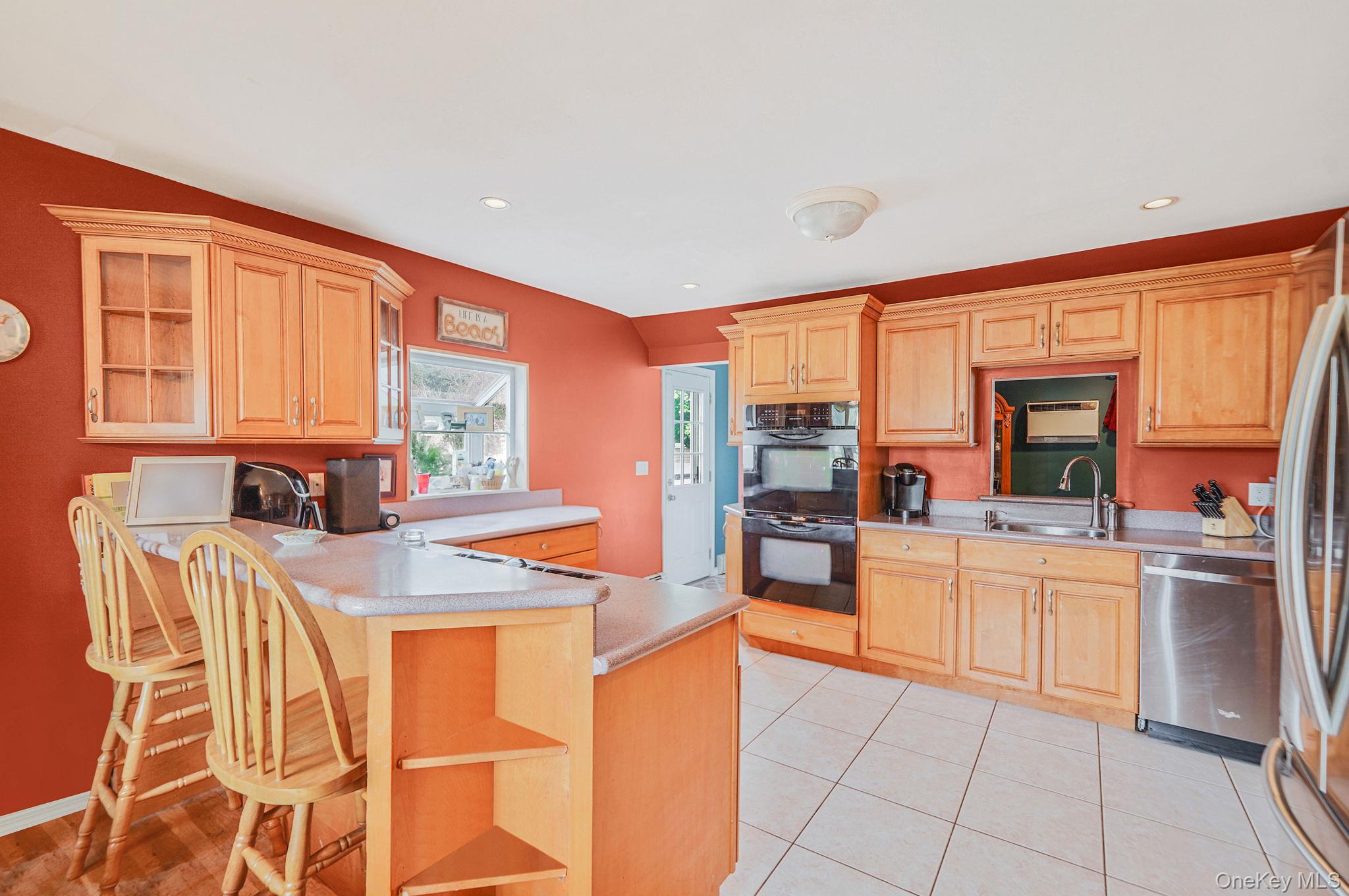 16 Leo Court, Bay Shore, NY 11706