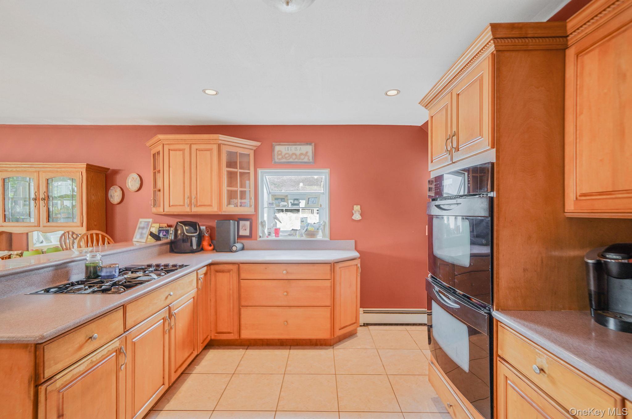 16 Leo Court, Bay Shore, NY 11706