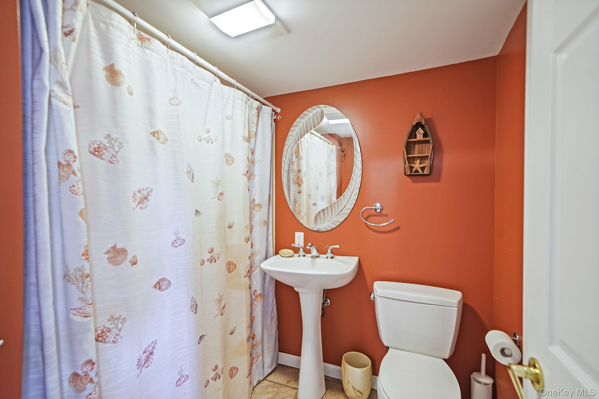 16 Leo Court, Bay Shore, NY 11706