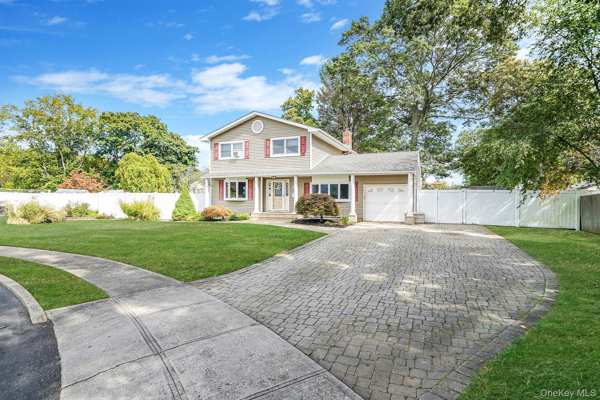 16 Leo Court, Bay Shore, NY 11706