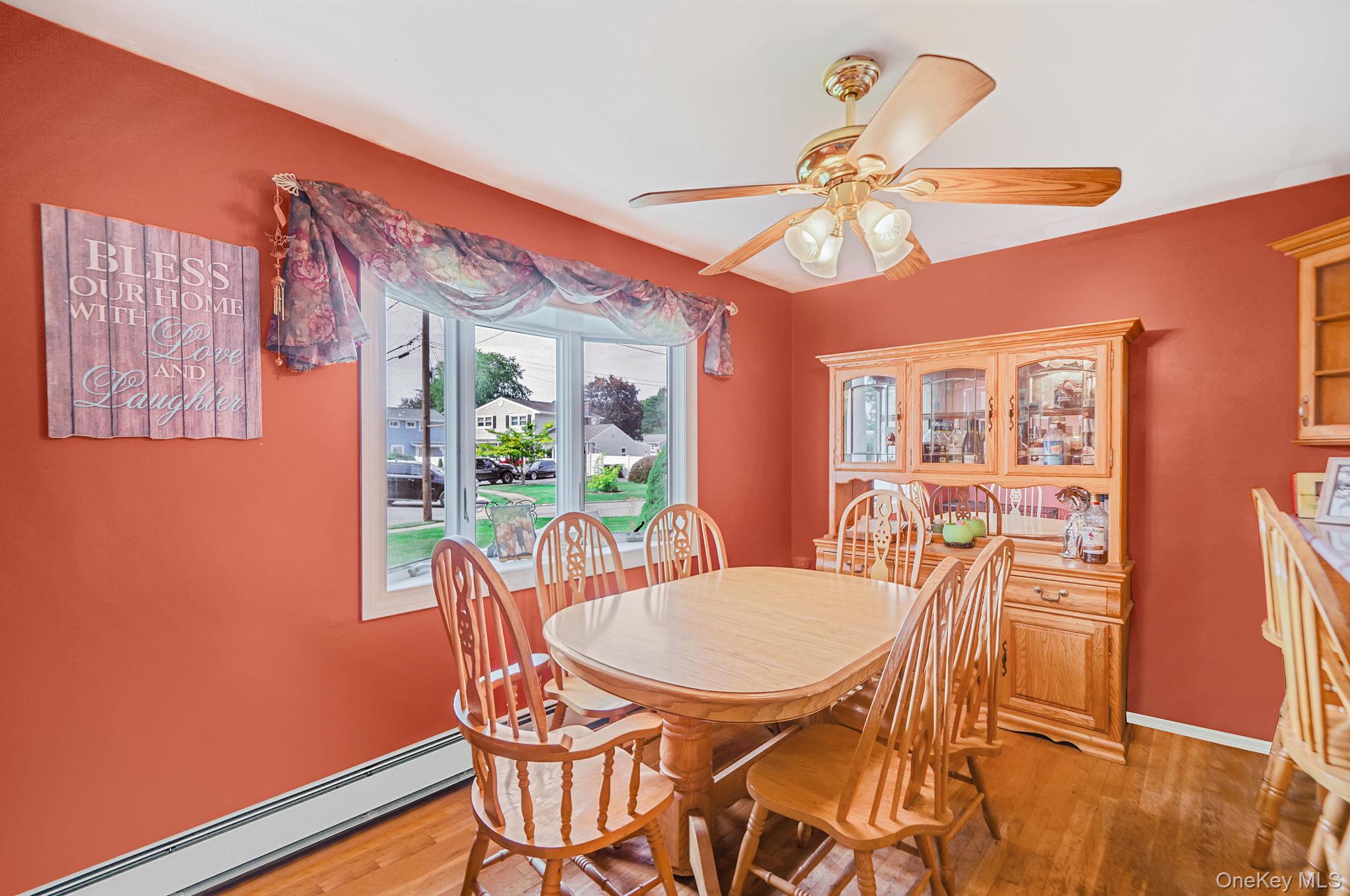 16 Leo Court, Bay Shore, NY 11706