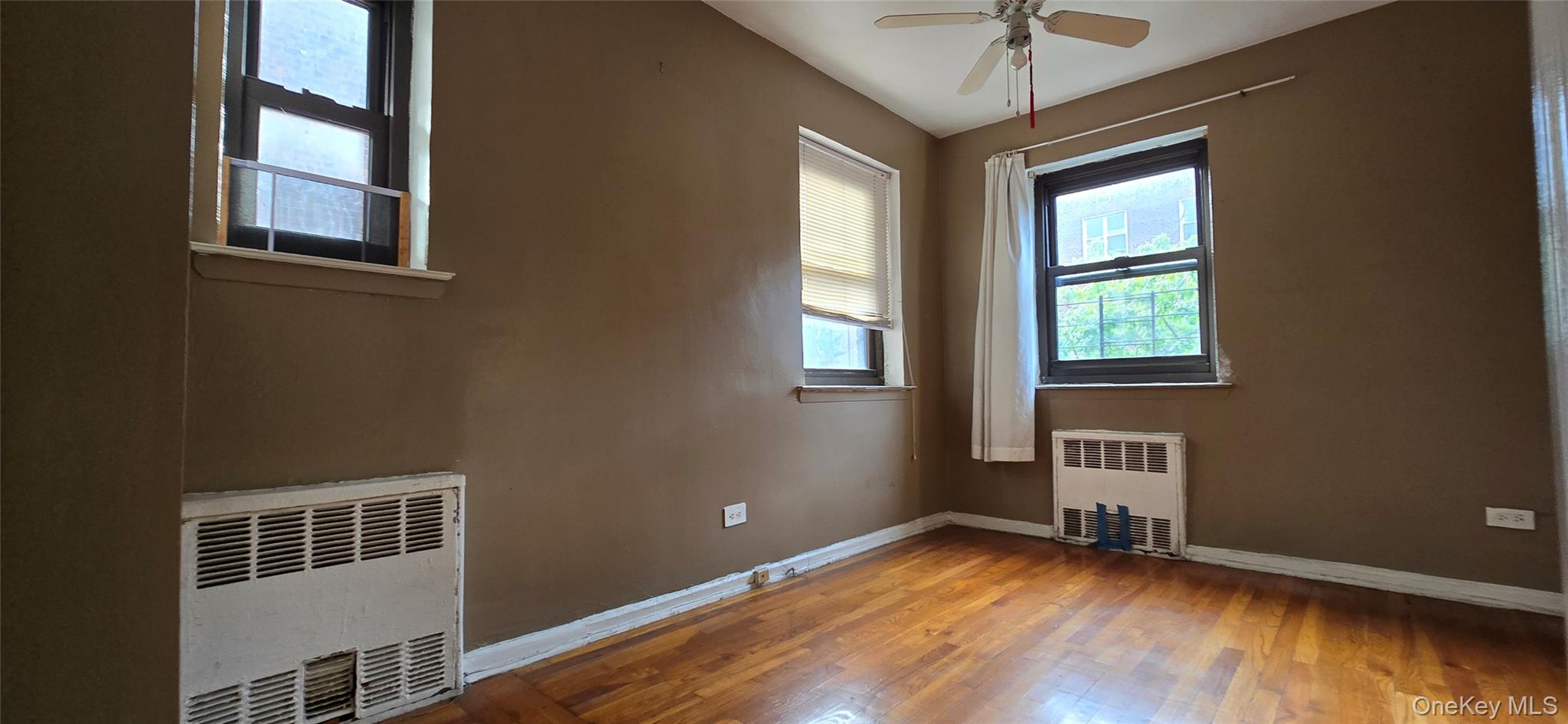 94-11 60th Avenue # 4A, Elmhurst, NY 11373