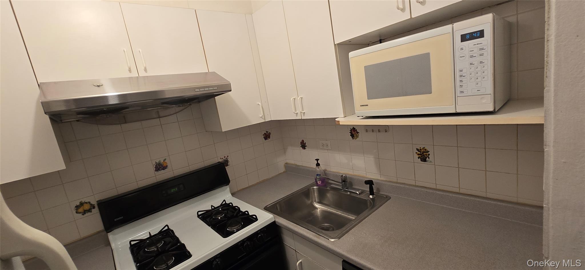 94-11 60th Avenue # 4A, Elmhurst, NY 11373