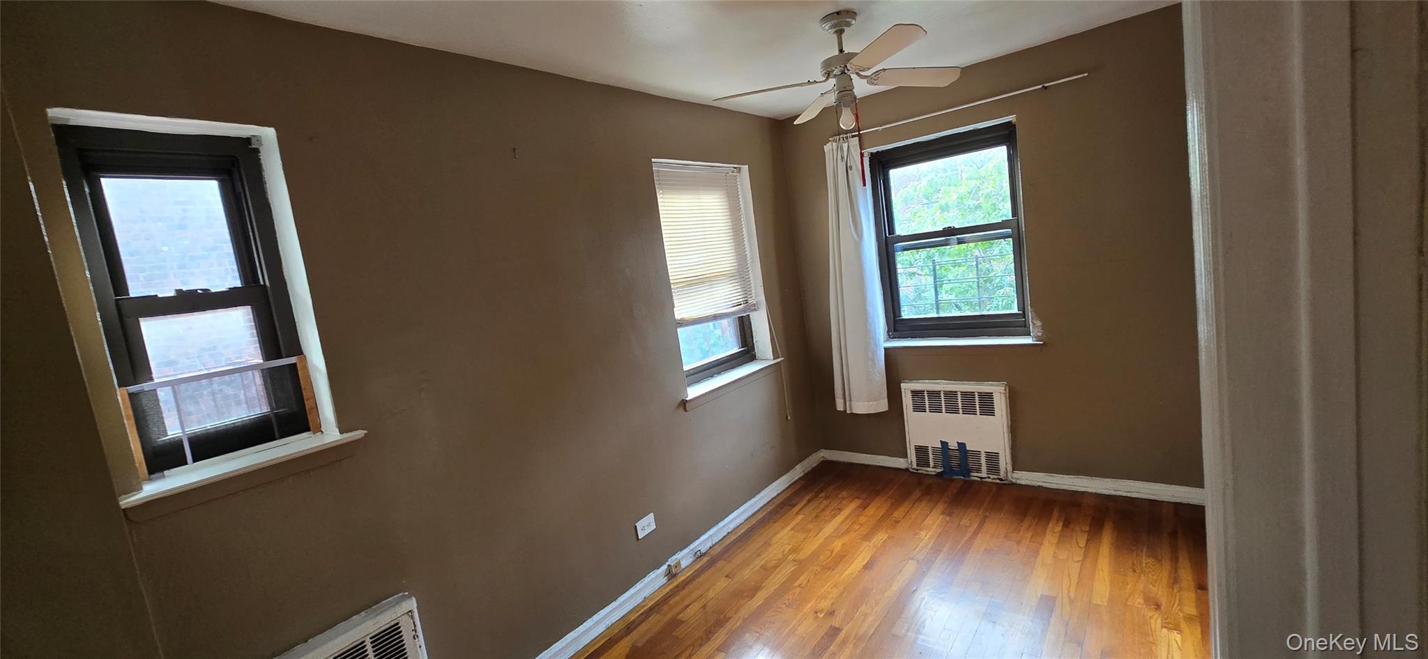 94-11 60th Avenue # 4A, Elmhurst, NY 11373