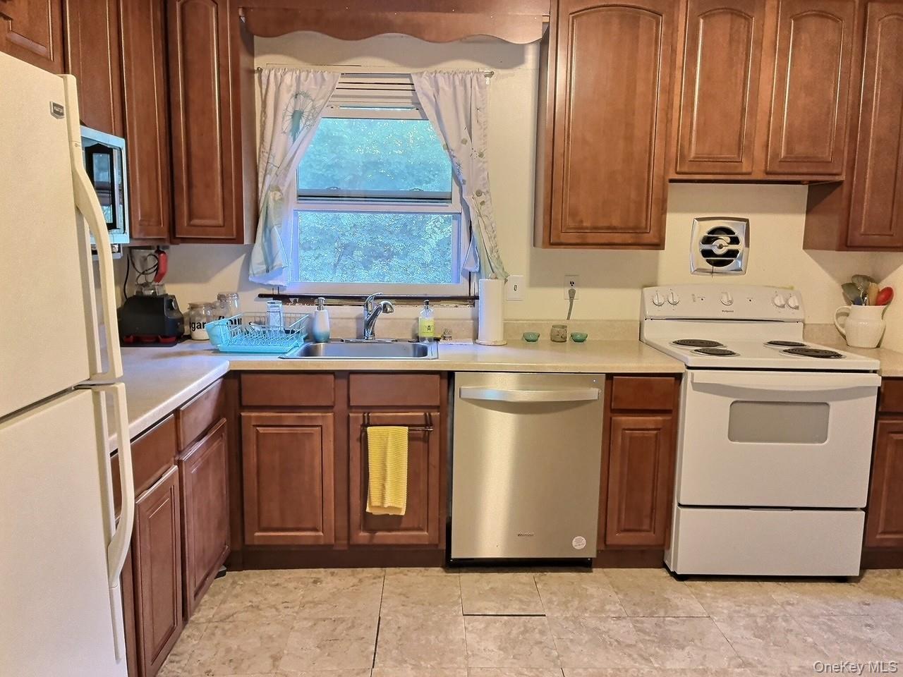 13 Eck Road, Wappingers Falls, NY 12590