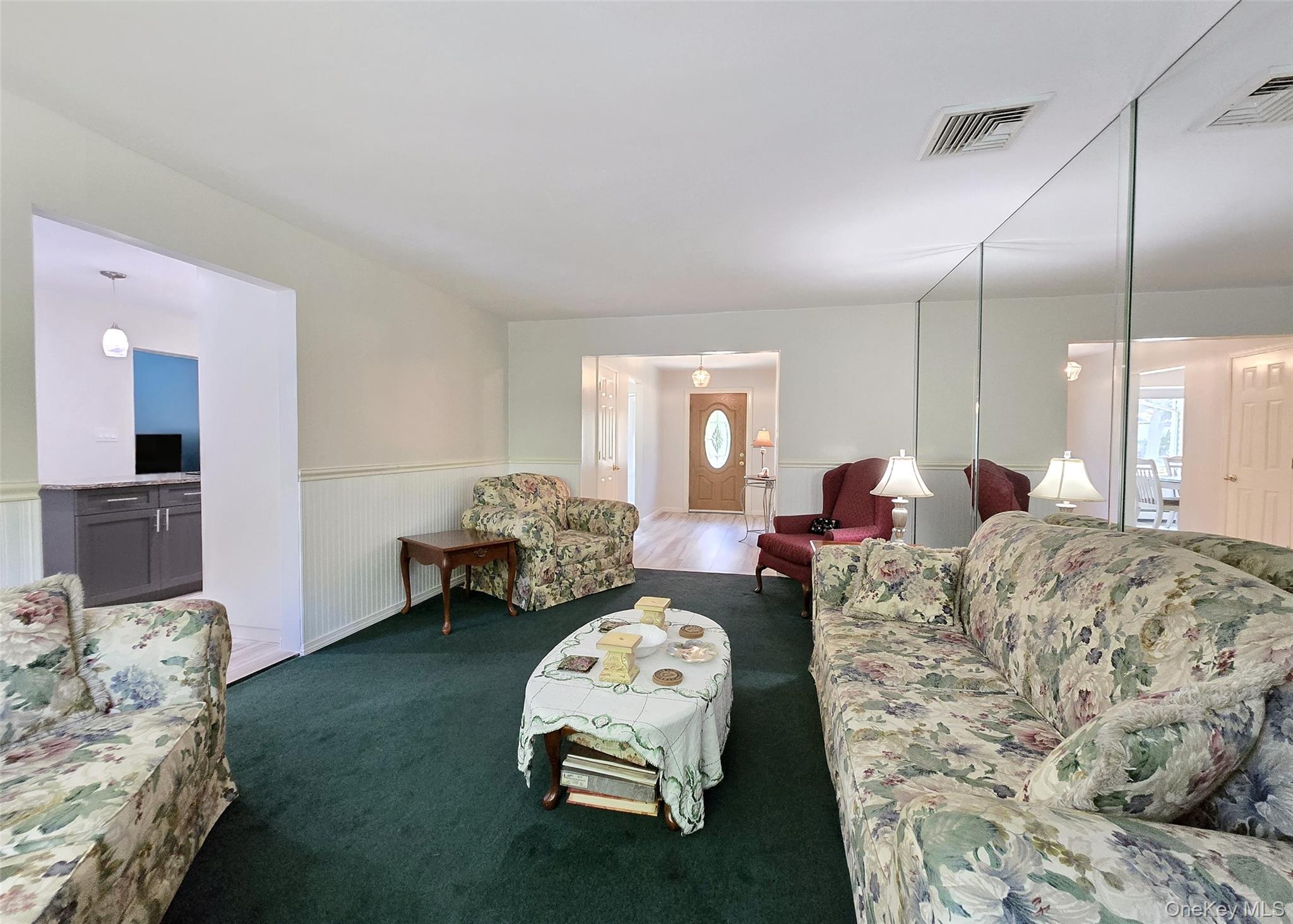 15 Garden Lane, Yaphank, NY 11980