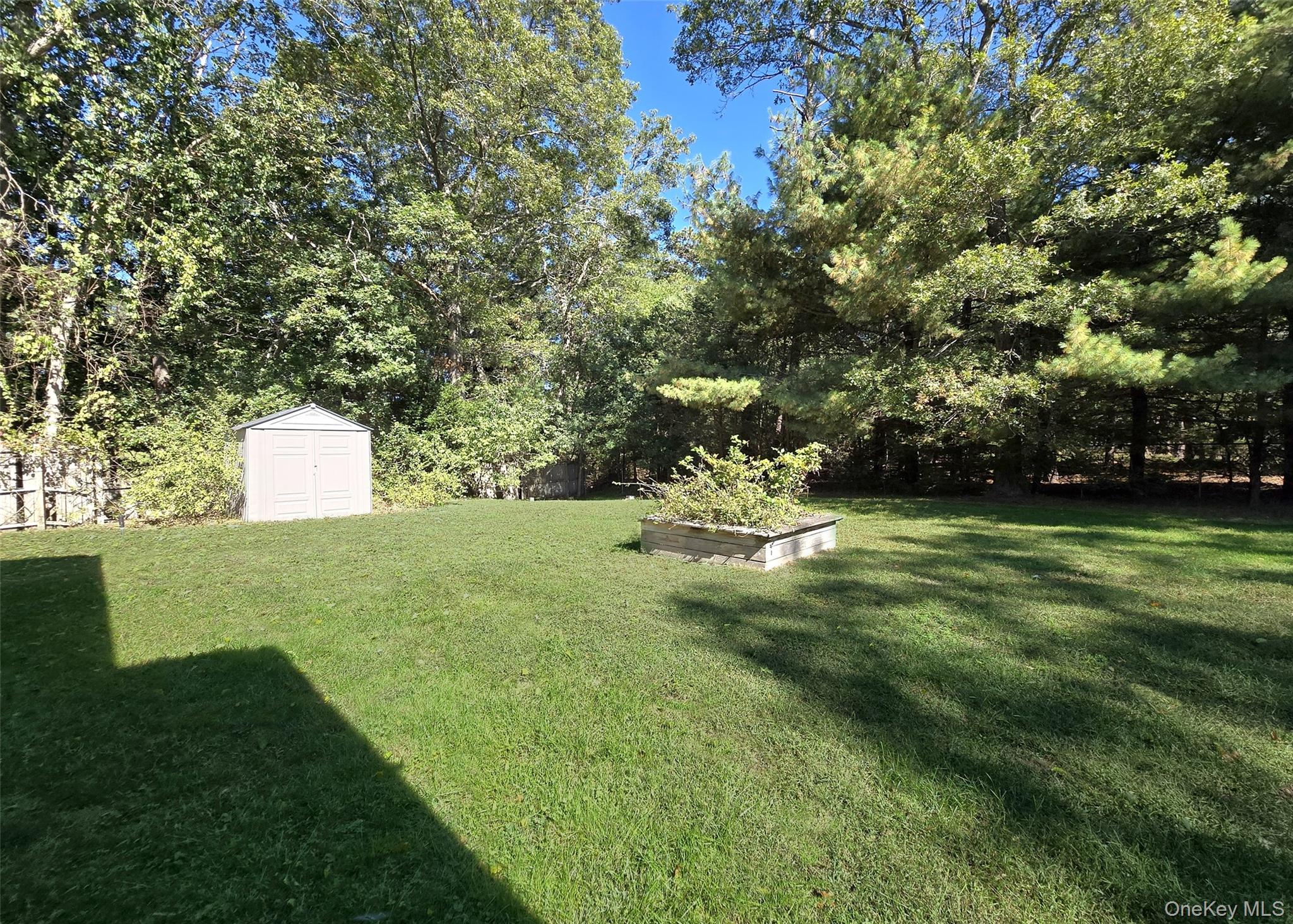 15 Garden Lane, Yaphank, NY 11980