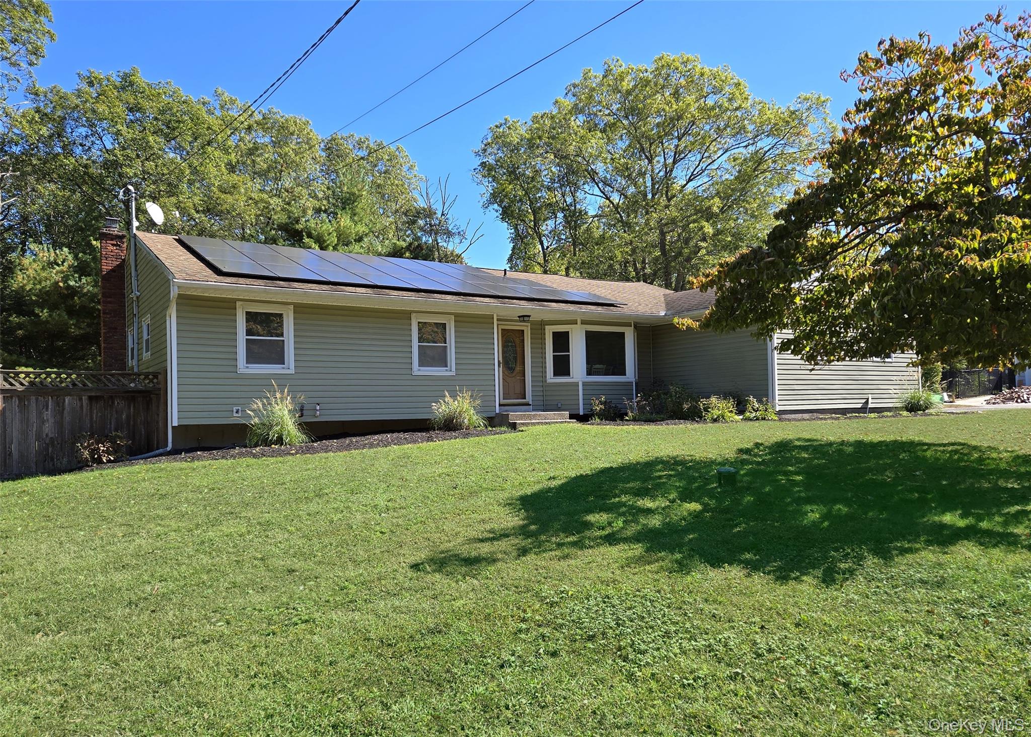 15 Garden Lane, Yaphank, NY 11980