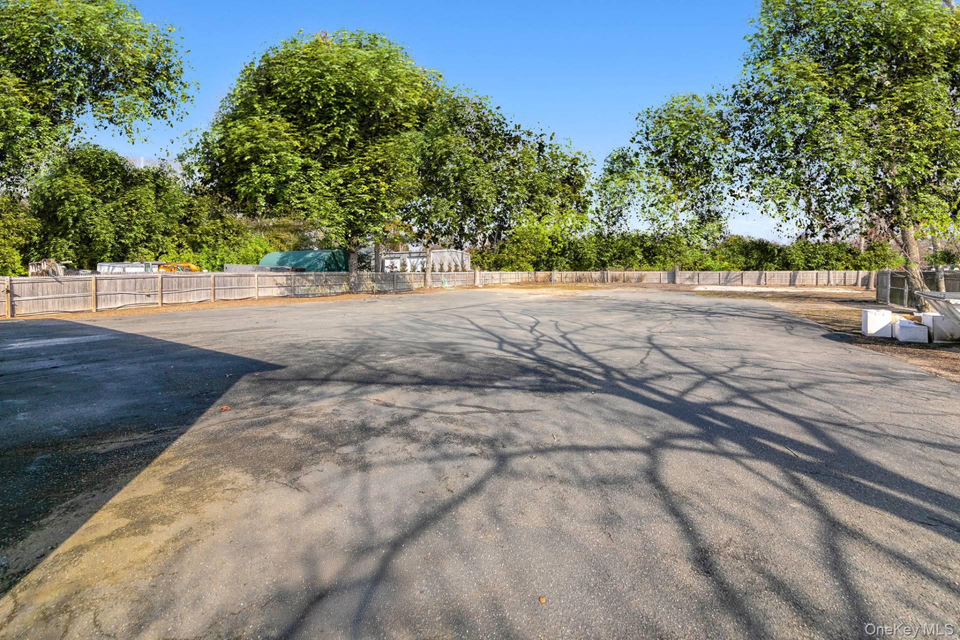 199 Fort Pond Boulevard, East Hampton, NY 11937