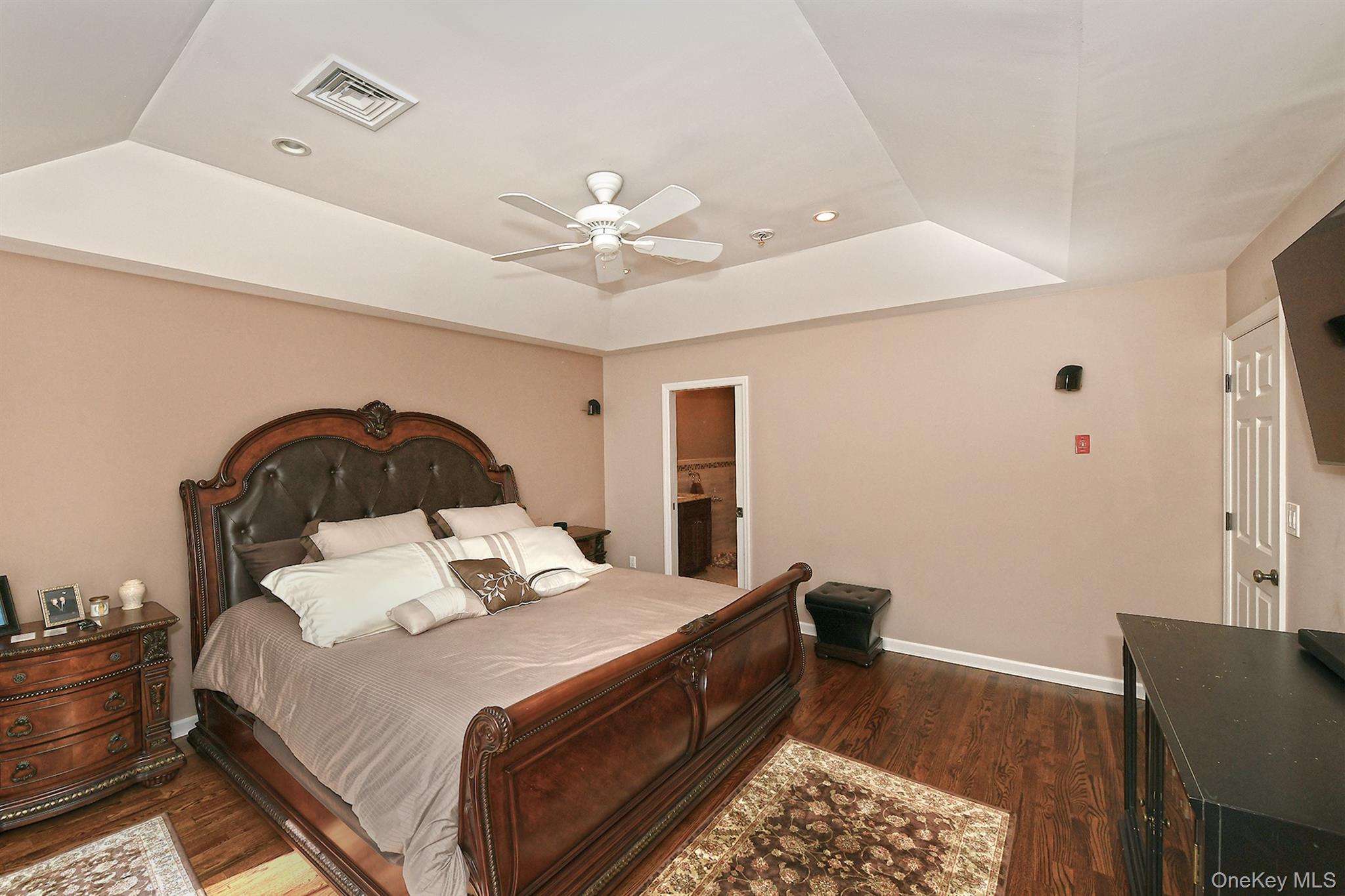 11 Spring Court, Huntington, NY 11743