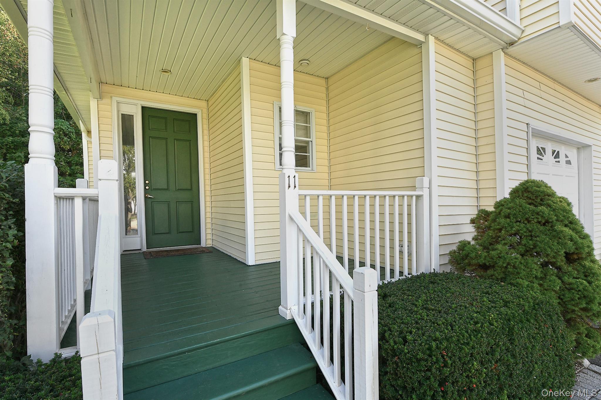 11 Spring Court, Huntington, NY 11743