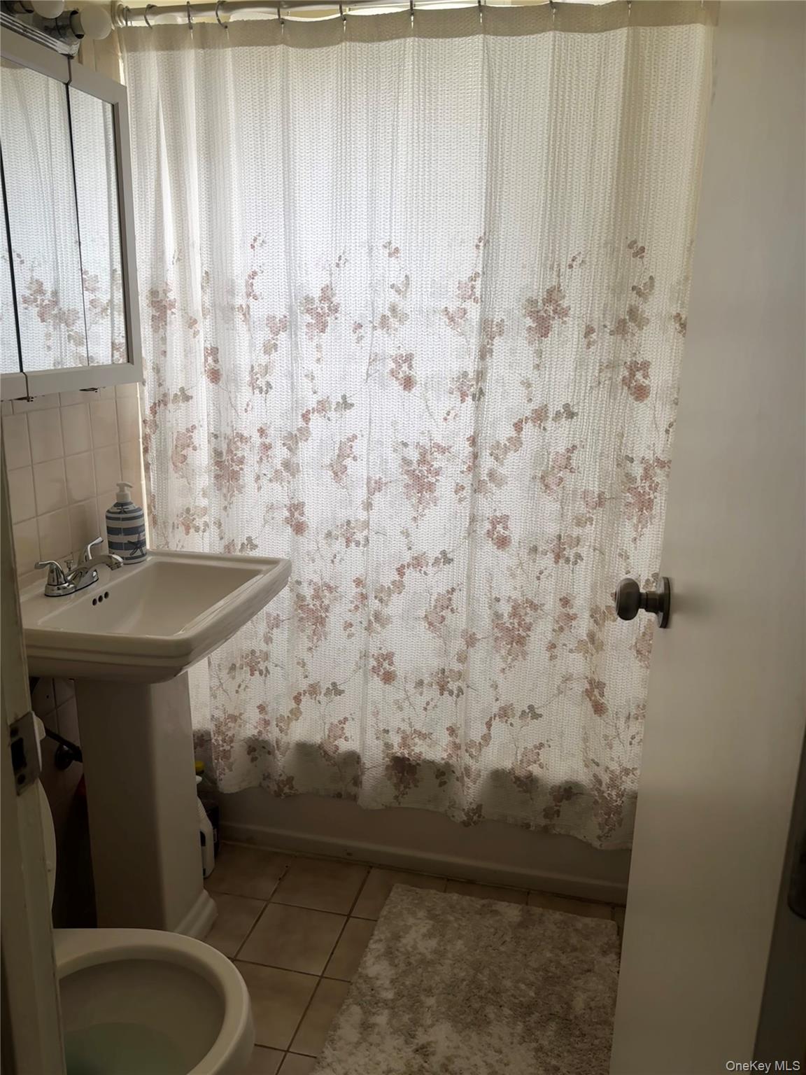 78-11 73rd Place, Glendale, NY 11385