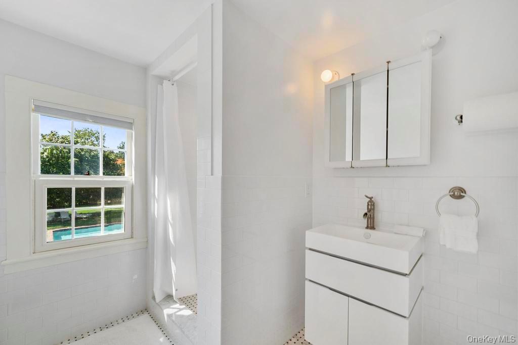 46 Bellport Lane, Bellport Village, NY 11713