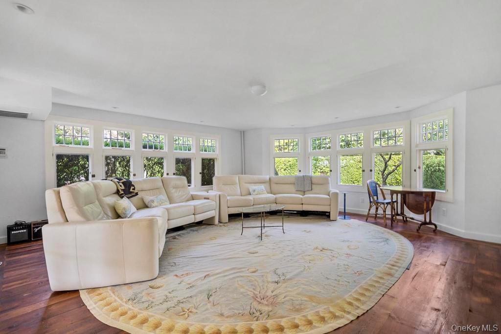 46 Bellport Lane, Bellport Village, NY 11713