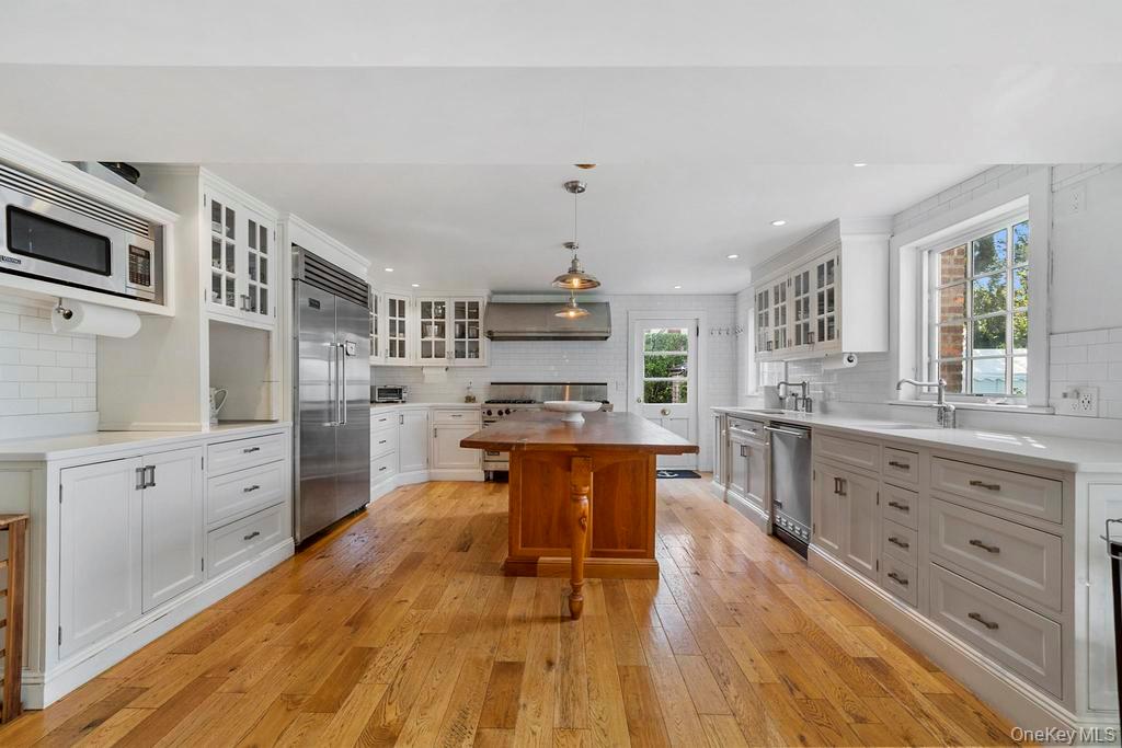 46 Bellport Lane, Bellport Village, NY 11713