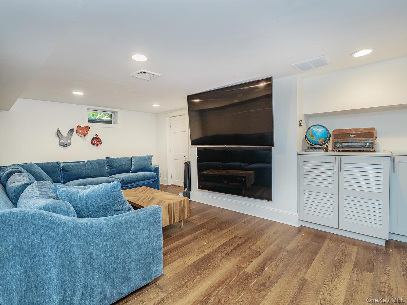 97 Lafayette Avenue, Sea Cliff, NY 11579