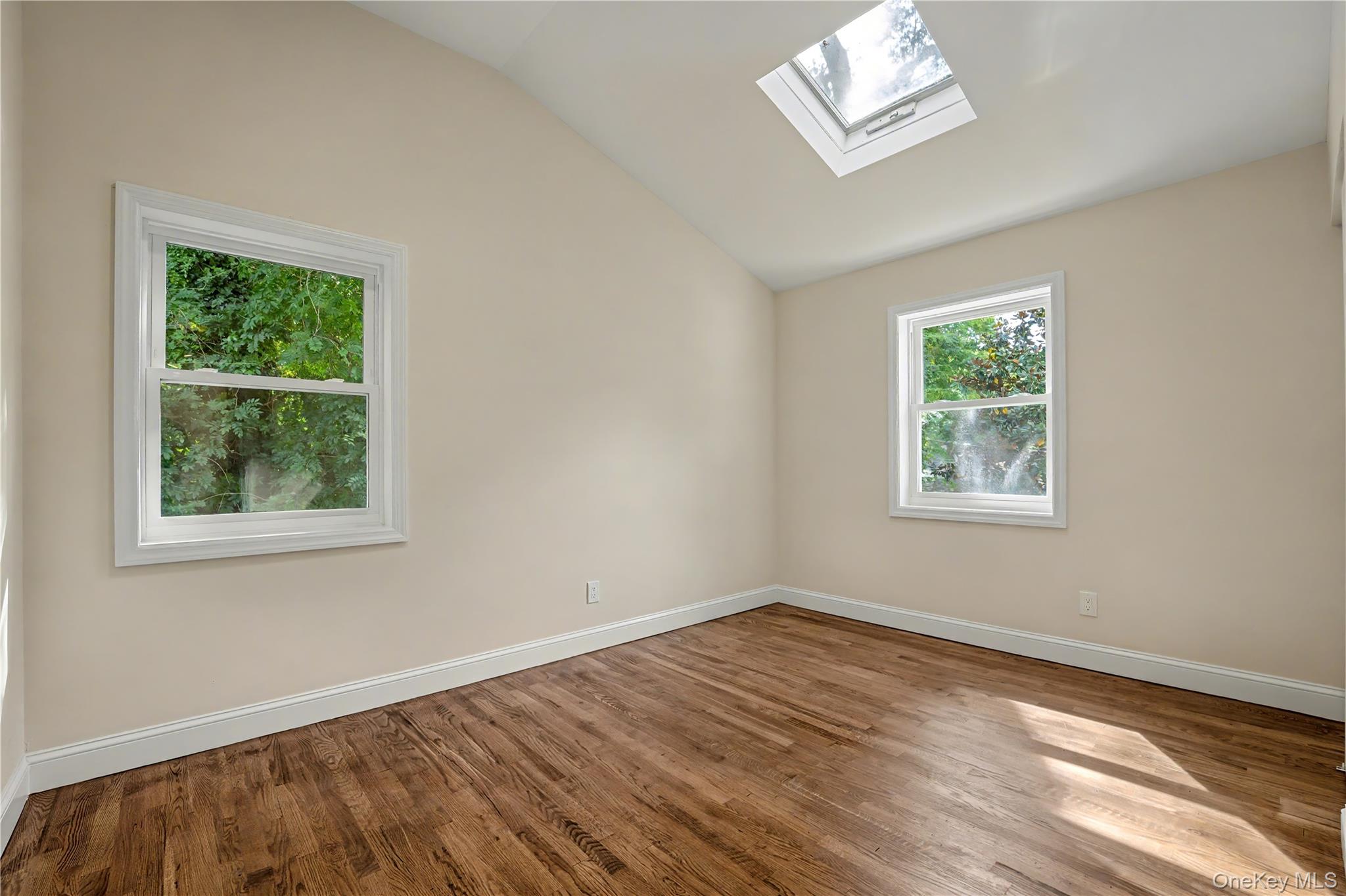 31 Perry Lane, Wheatley Heights, NY 11798