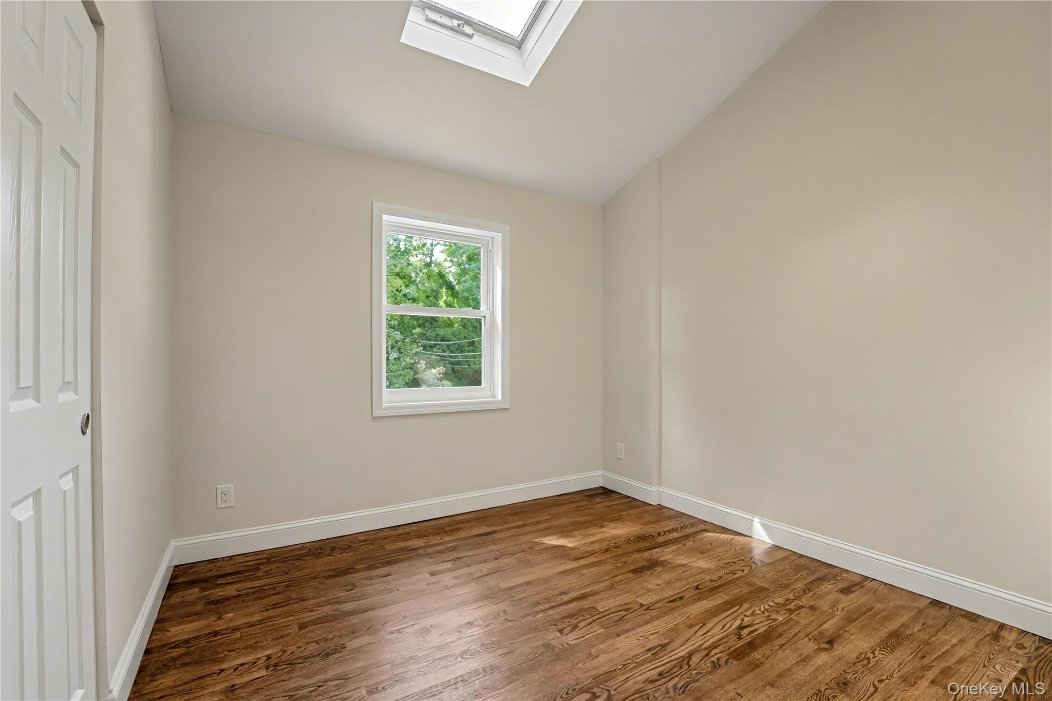 31 Perry Lane, Wheatley Heights, NY 11798