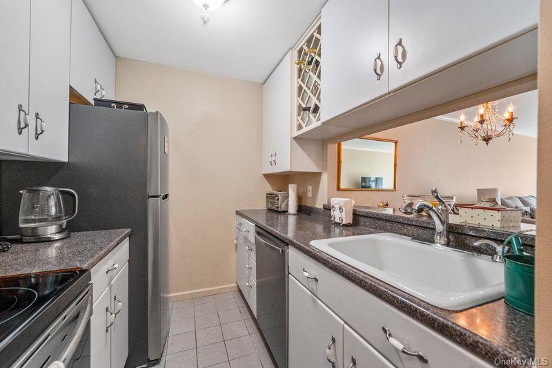 500 Pondside Drive # 2H, White Plains, NY 10607