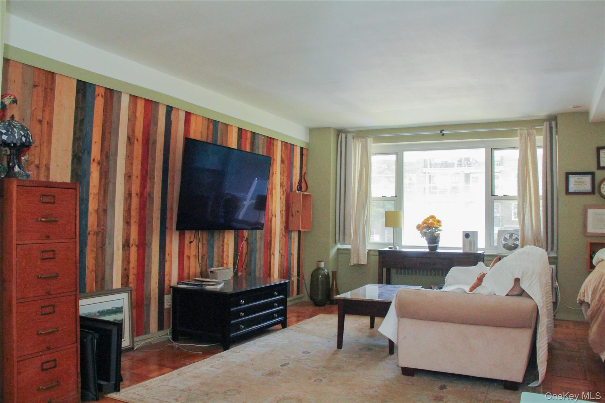 100 Randall Avenue # 1E, Freeport, NY 11520