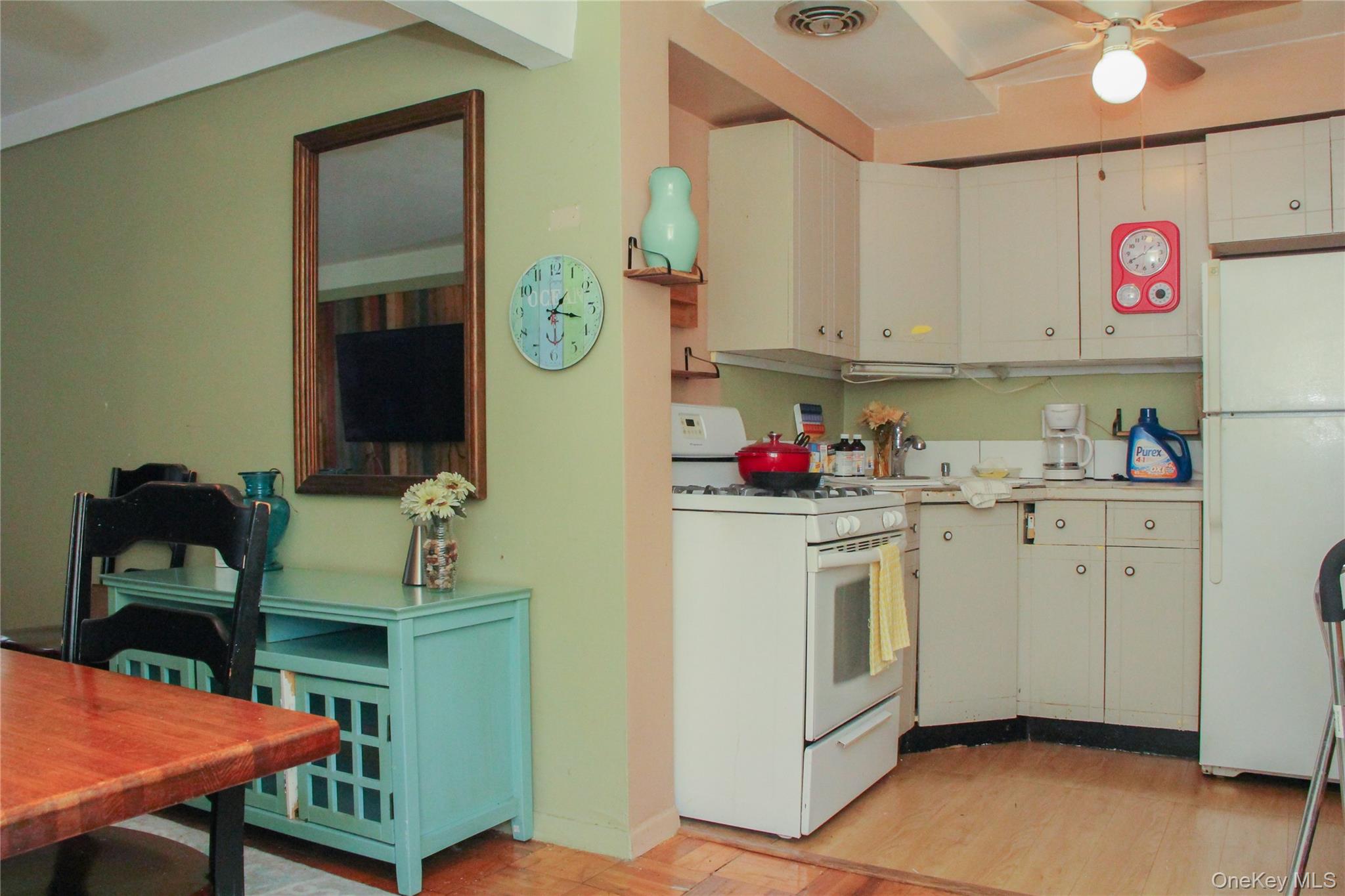 100 Randall Avenue # 1E, Freeport, NY 11520