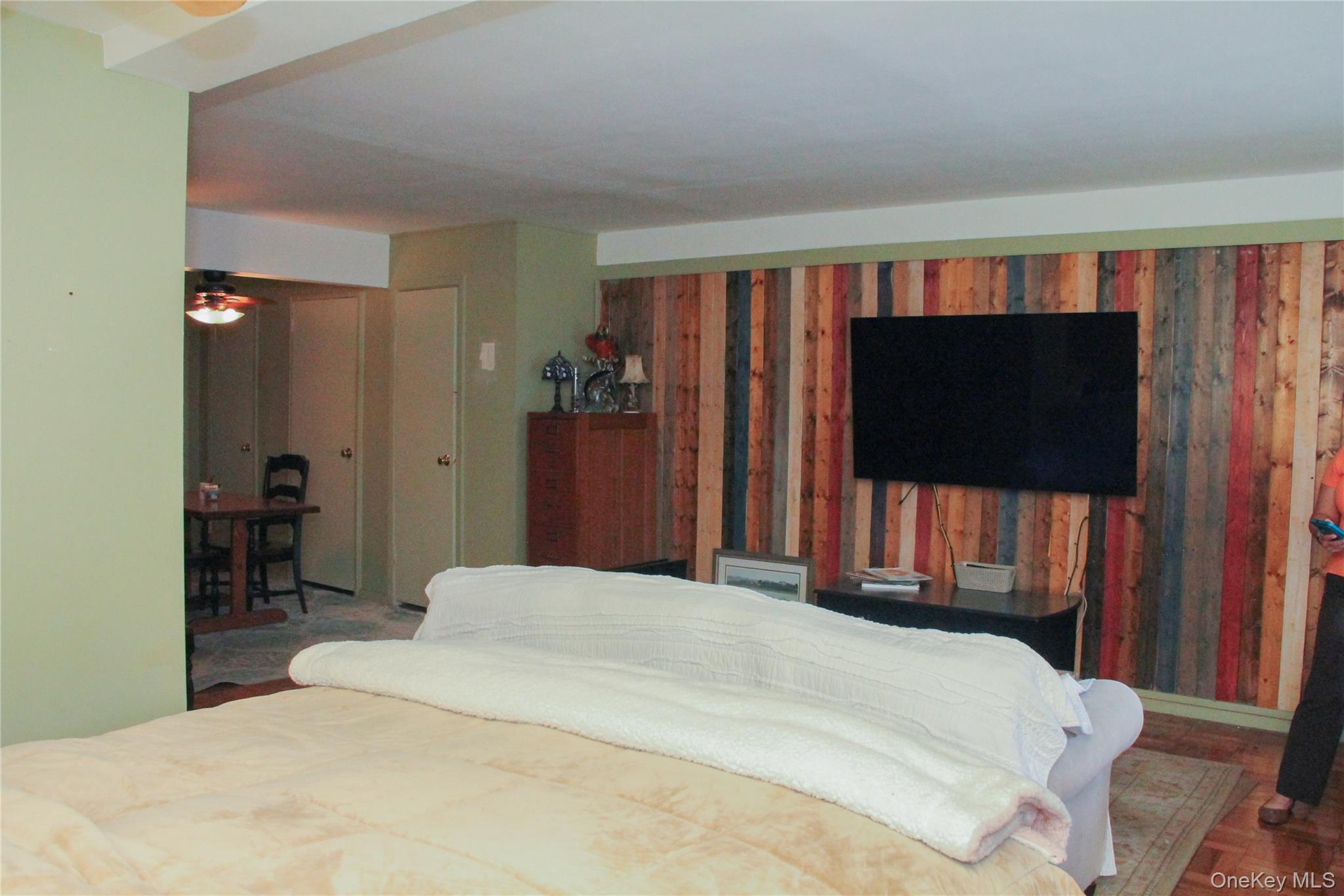 100 Randall Avenue # 1E, Freeport, NY 11520