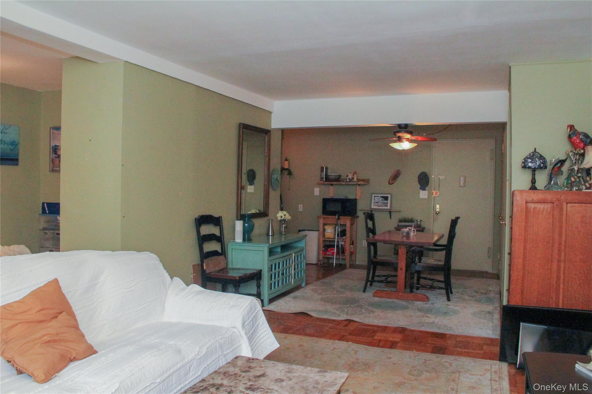 100 Randall Avenue # 1E, Freeport, NY 11520