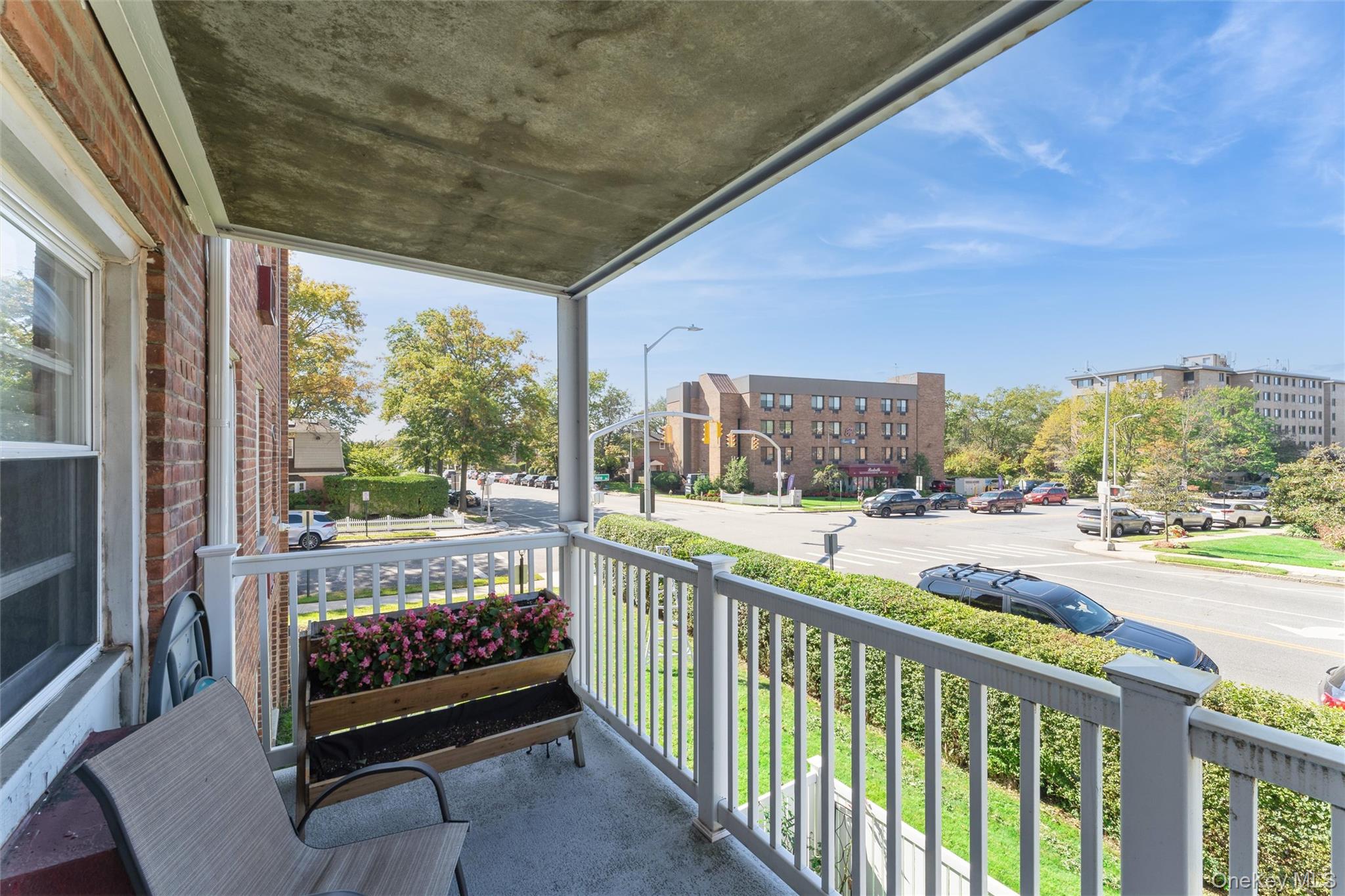 61 Maine Avenue # D14, Rockville Centre, NY 11570