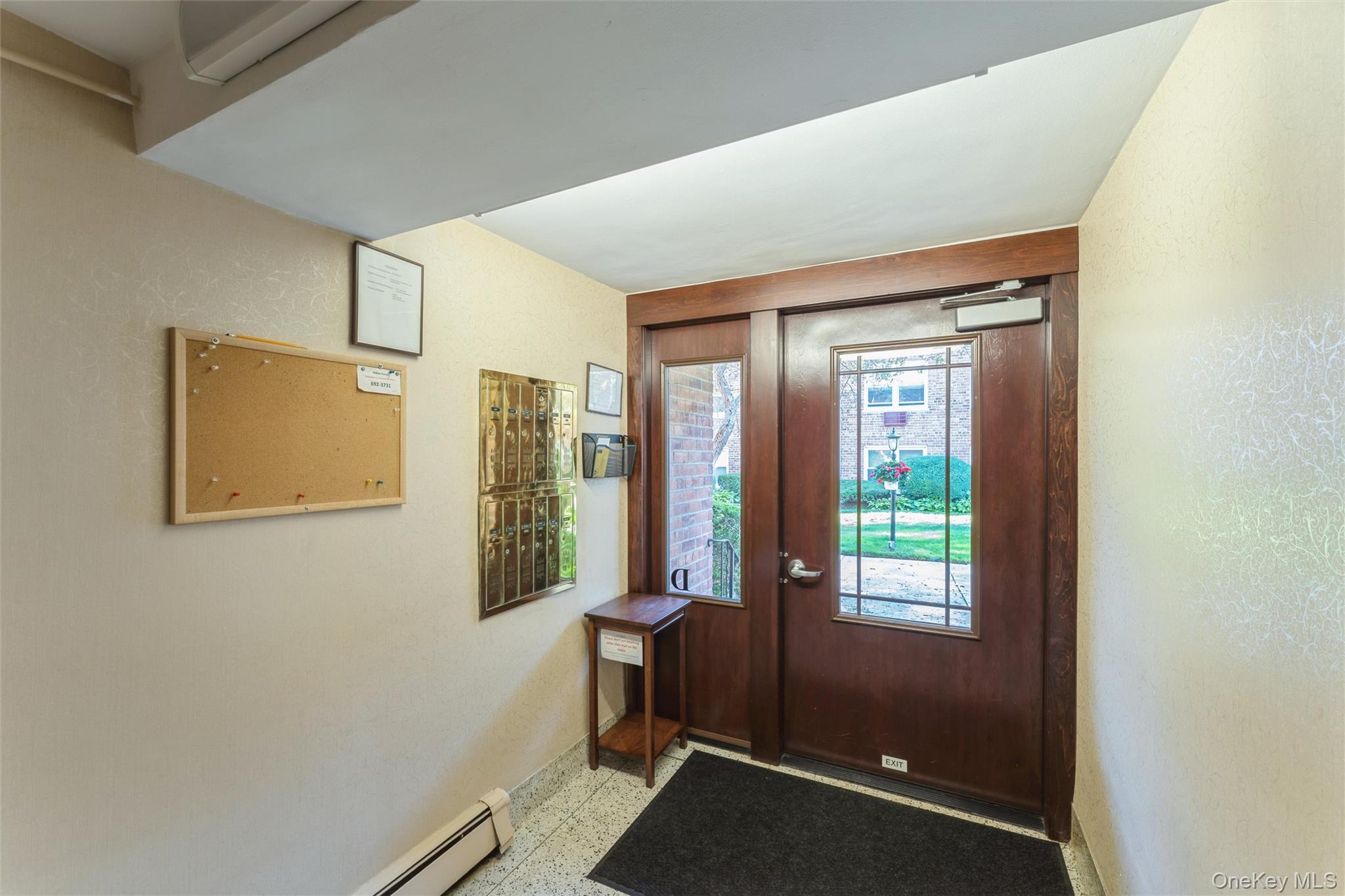 61 Maine Avenue # D14, Rockville Centre, NY 11570