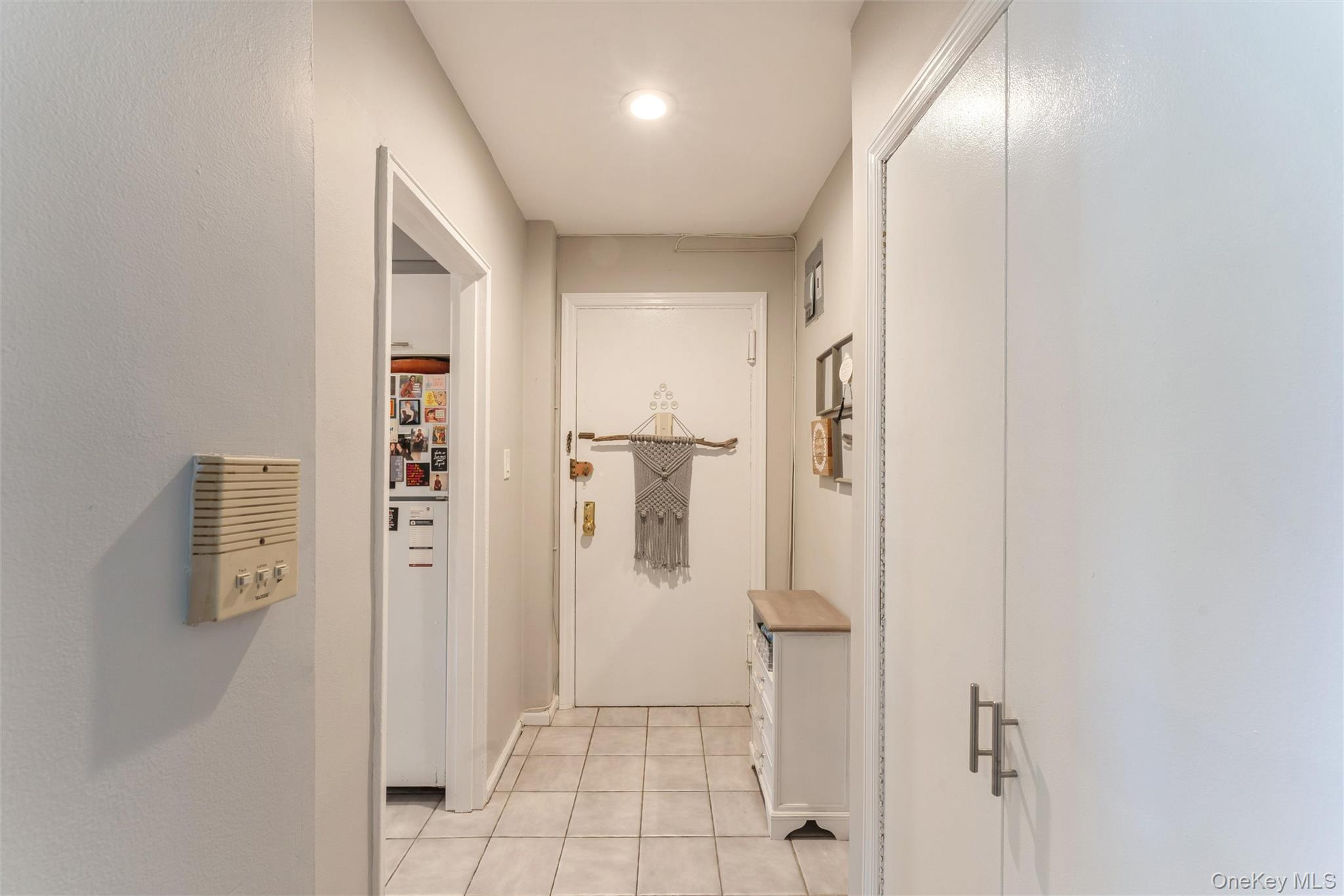 61 Maine Avenue # D14, Rockville Centre, NY 11570