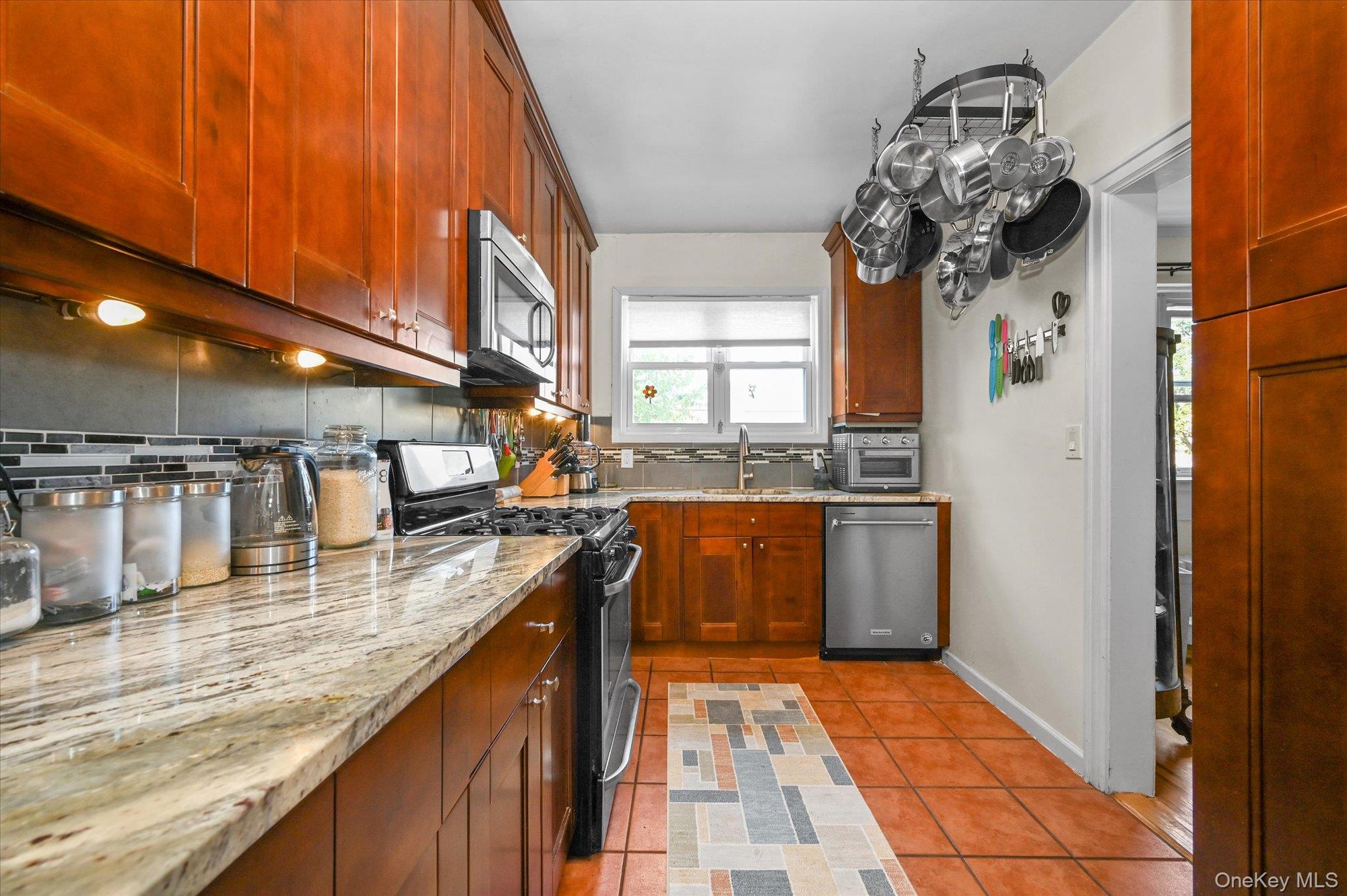 3040 Hobart Street, Woodside, NY 11377